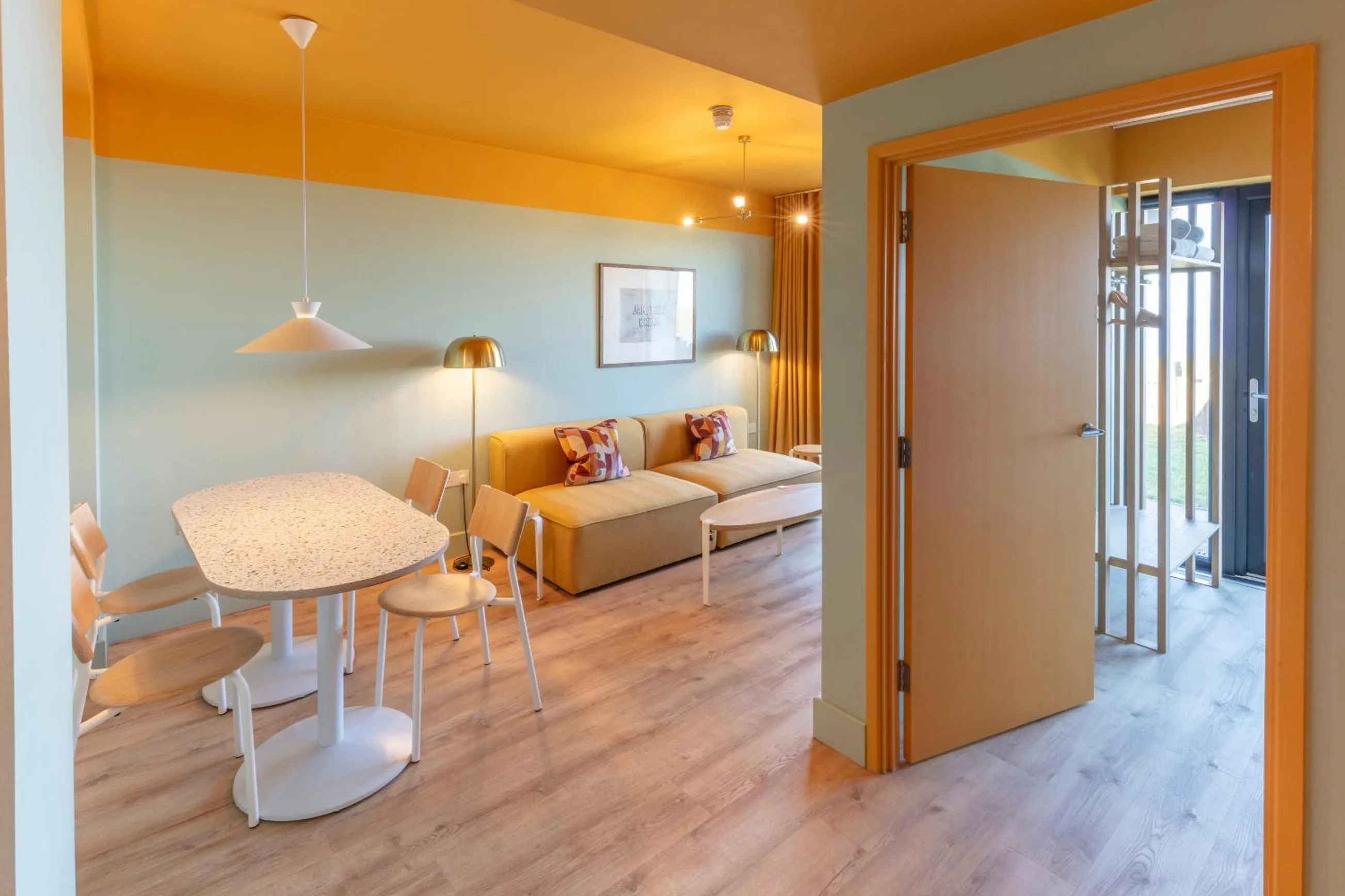 Seating area, Bed in SeaSpace