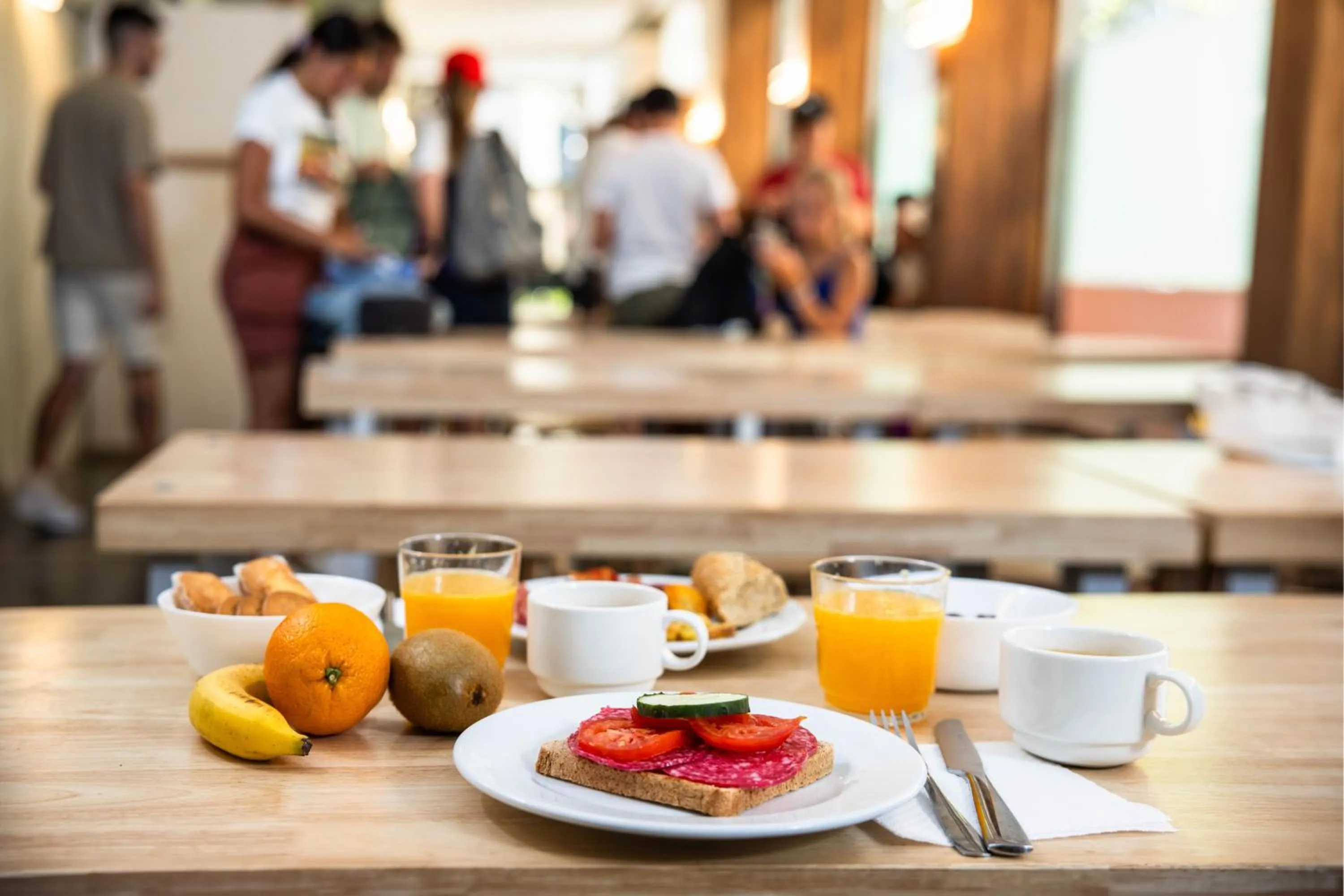 Restaurant/places to eat in Urbany Hostel BCN GO!