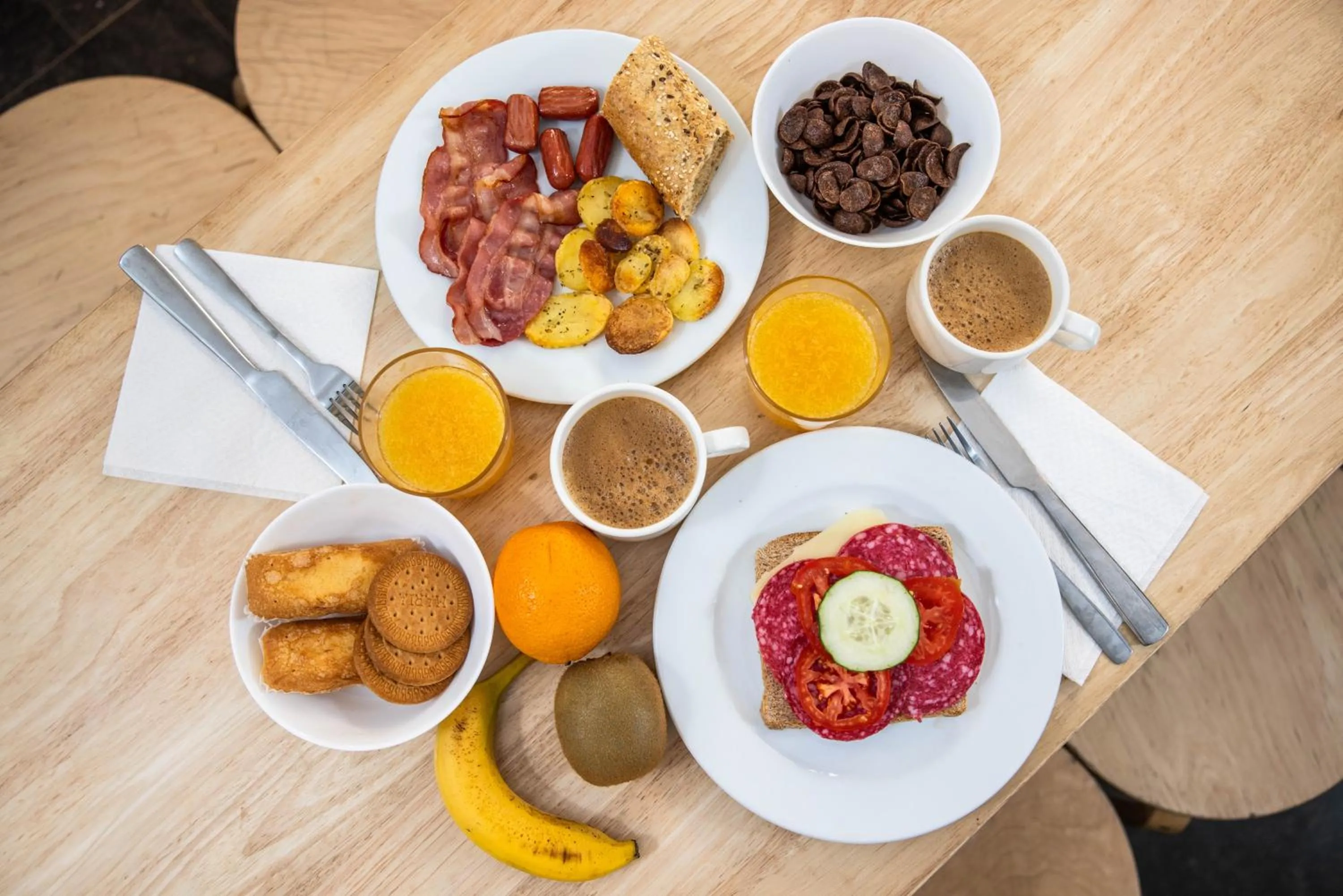 Food and drinks in Urbany Hostel BCN GO!