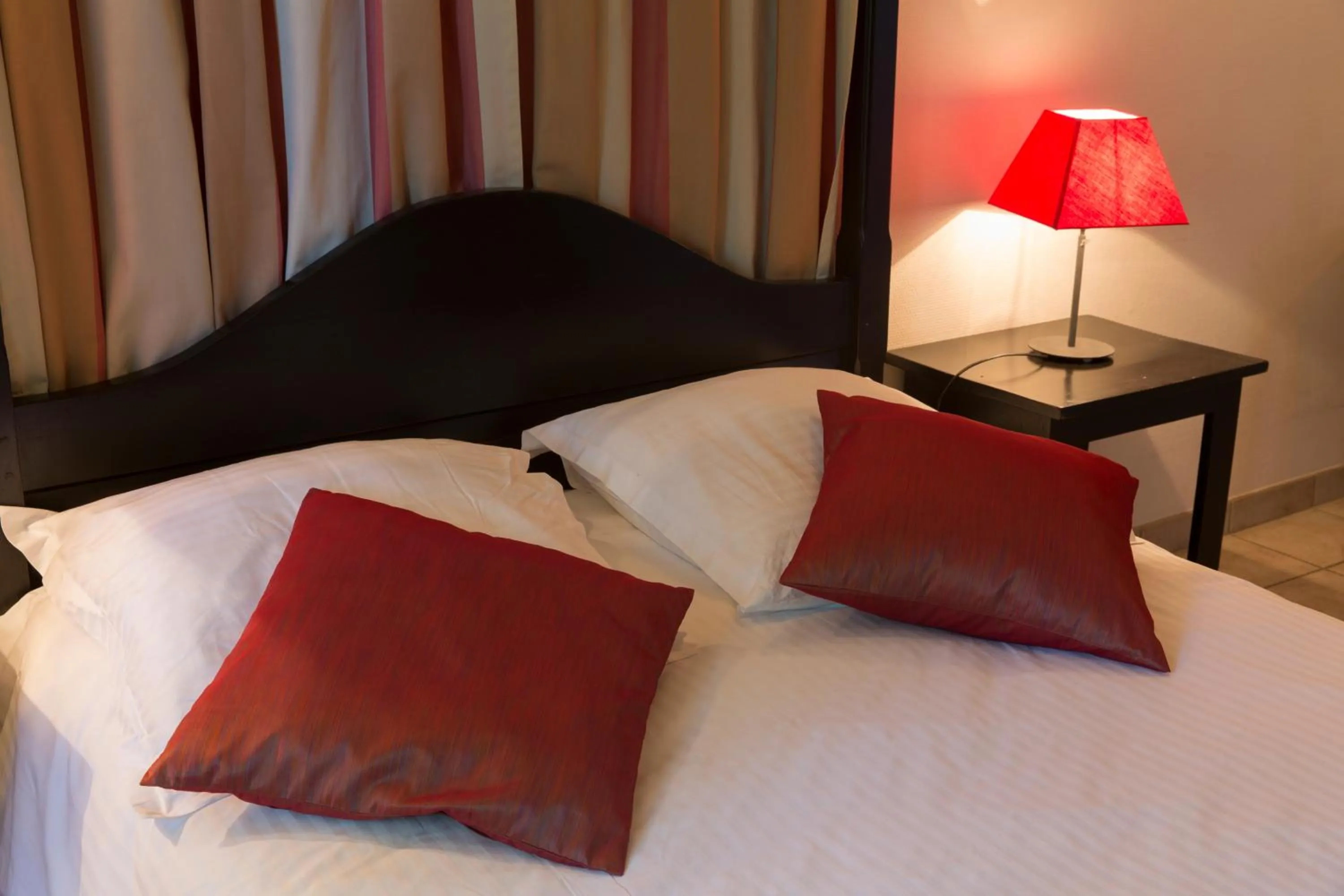 Bed in Hotel Saint-Martin