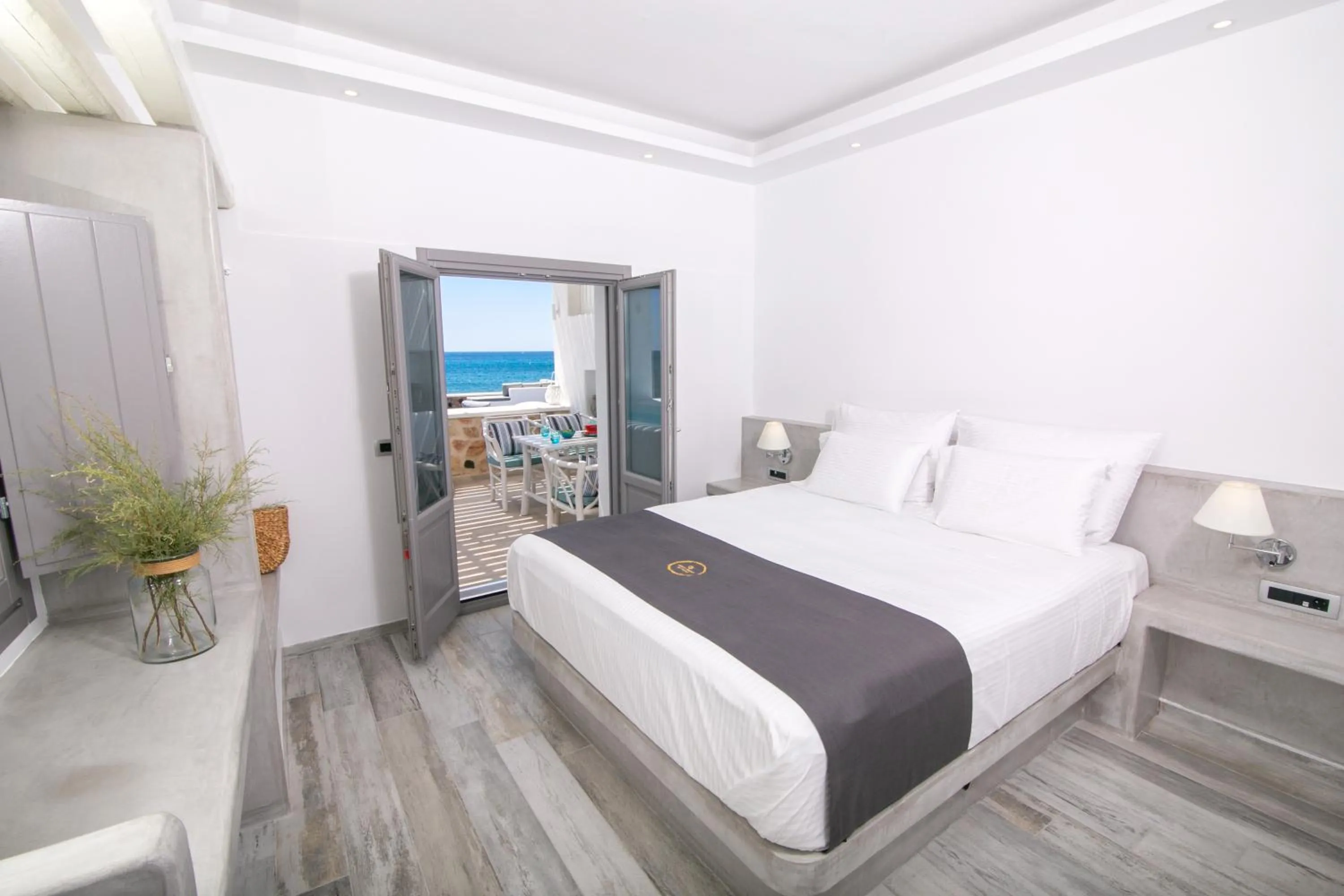 Photo of the whole room, Bed in Aegean Melody Suites & Villas