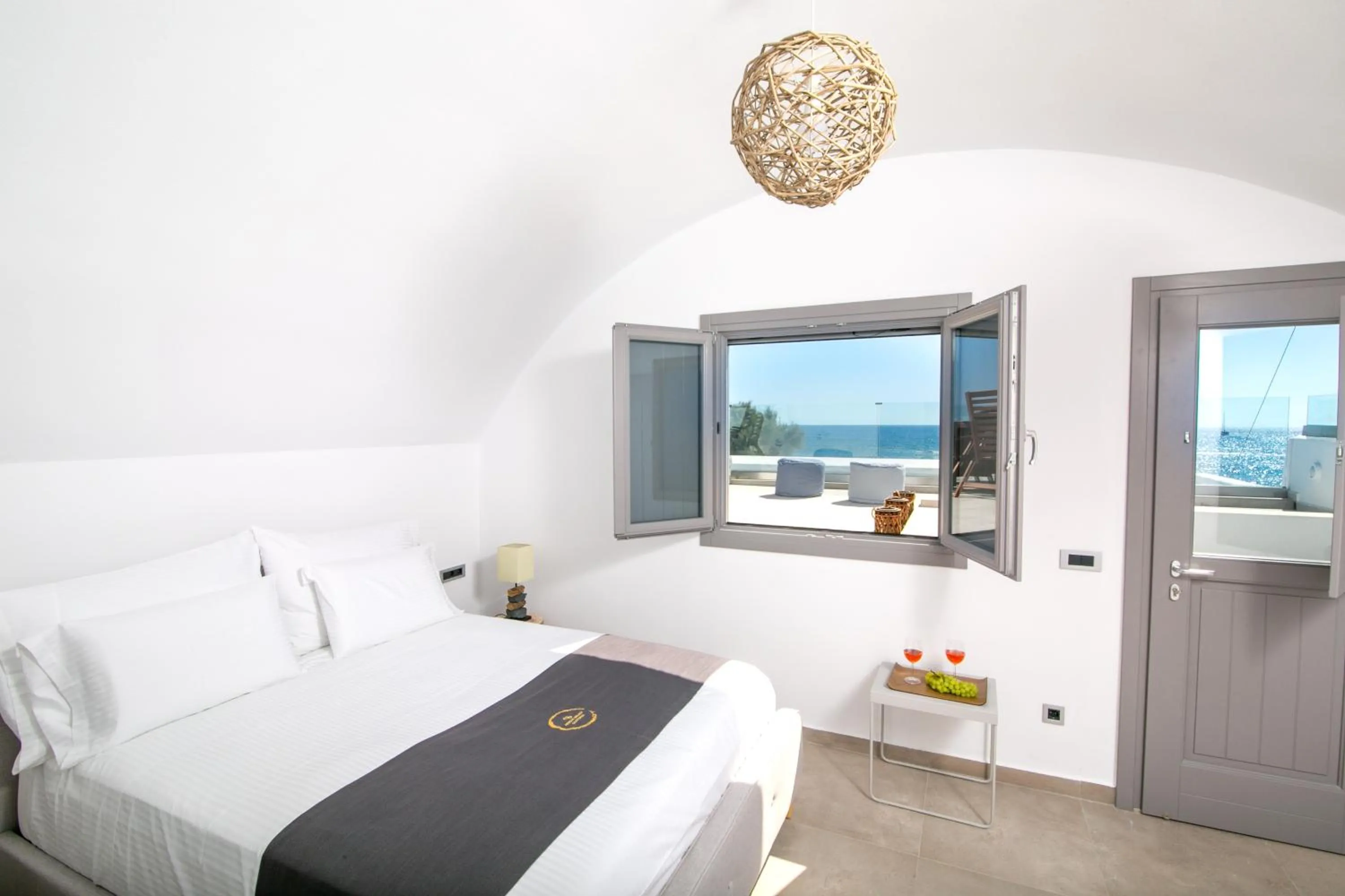 Photo of the whole room, Bed in Aegean Melody Suites & Villas