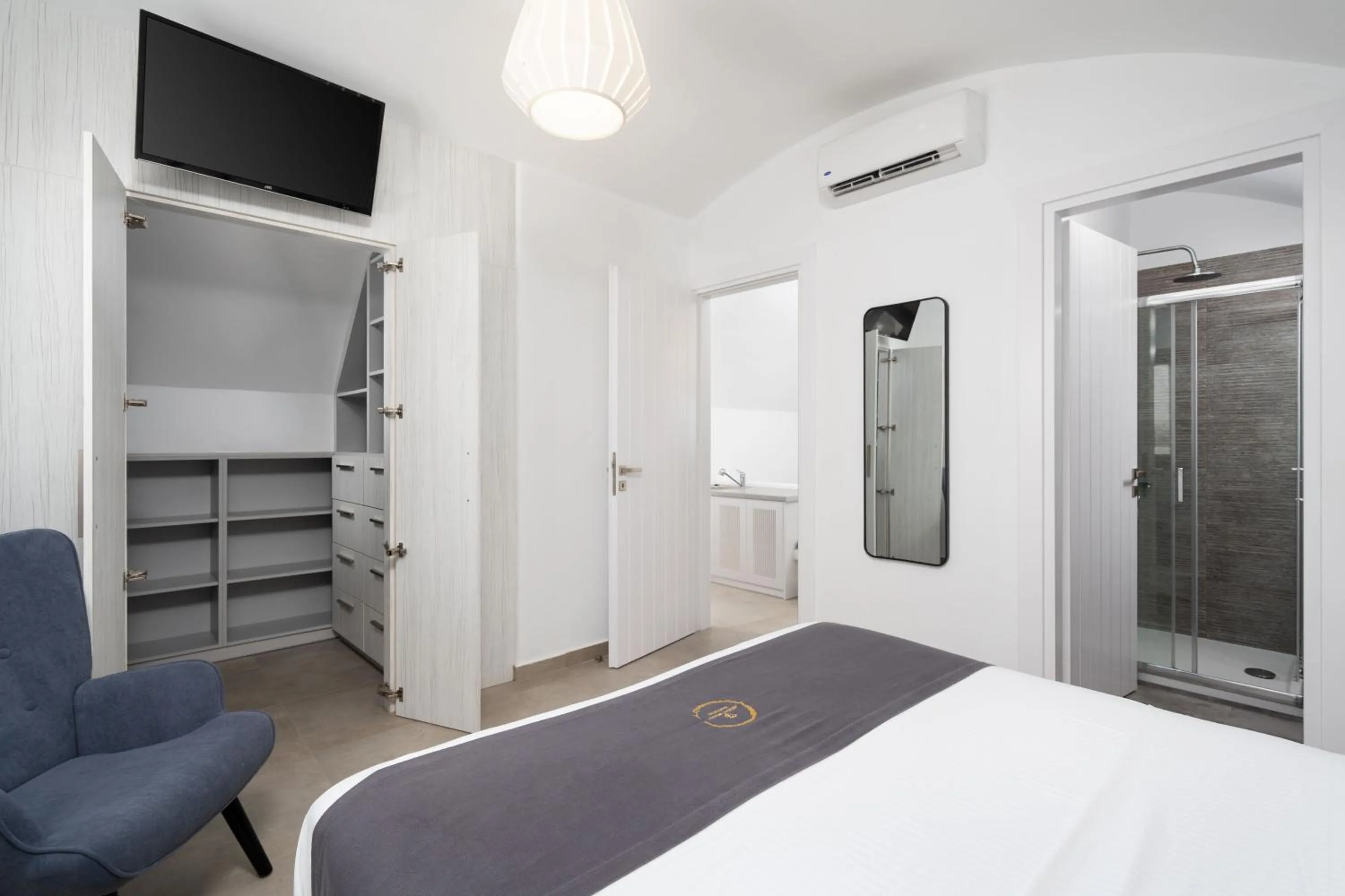 TV and multimedia, Bed in Aegean Melody Suites & Villas