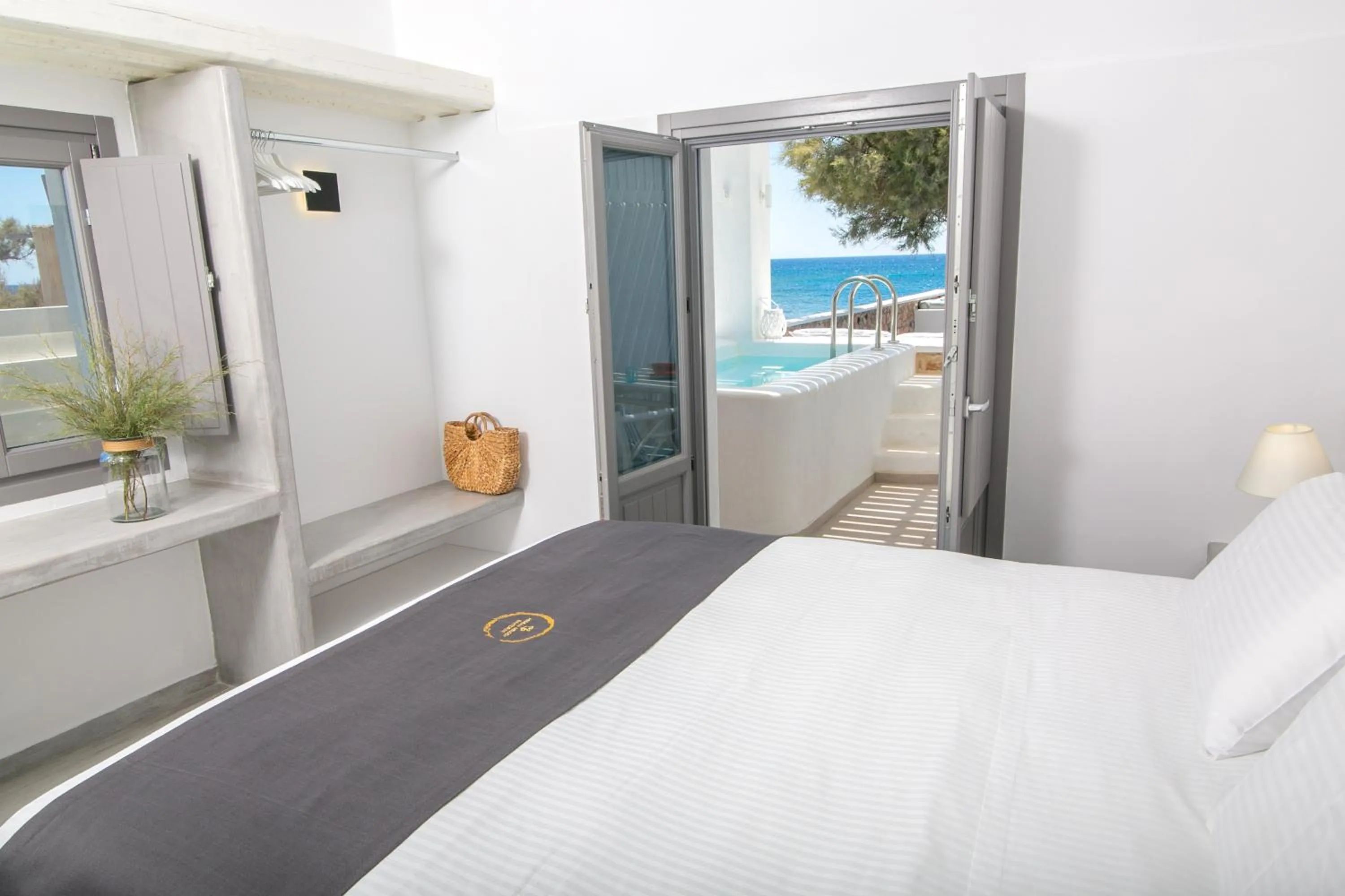 Photo of the whole room, Bed in Aegean Melody Suites & Villas