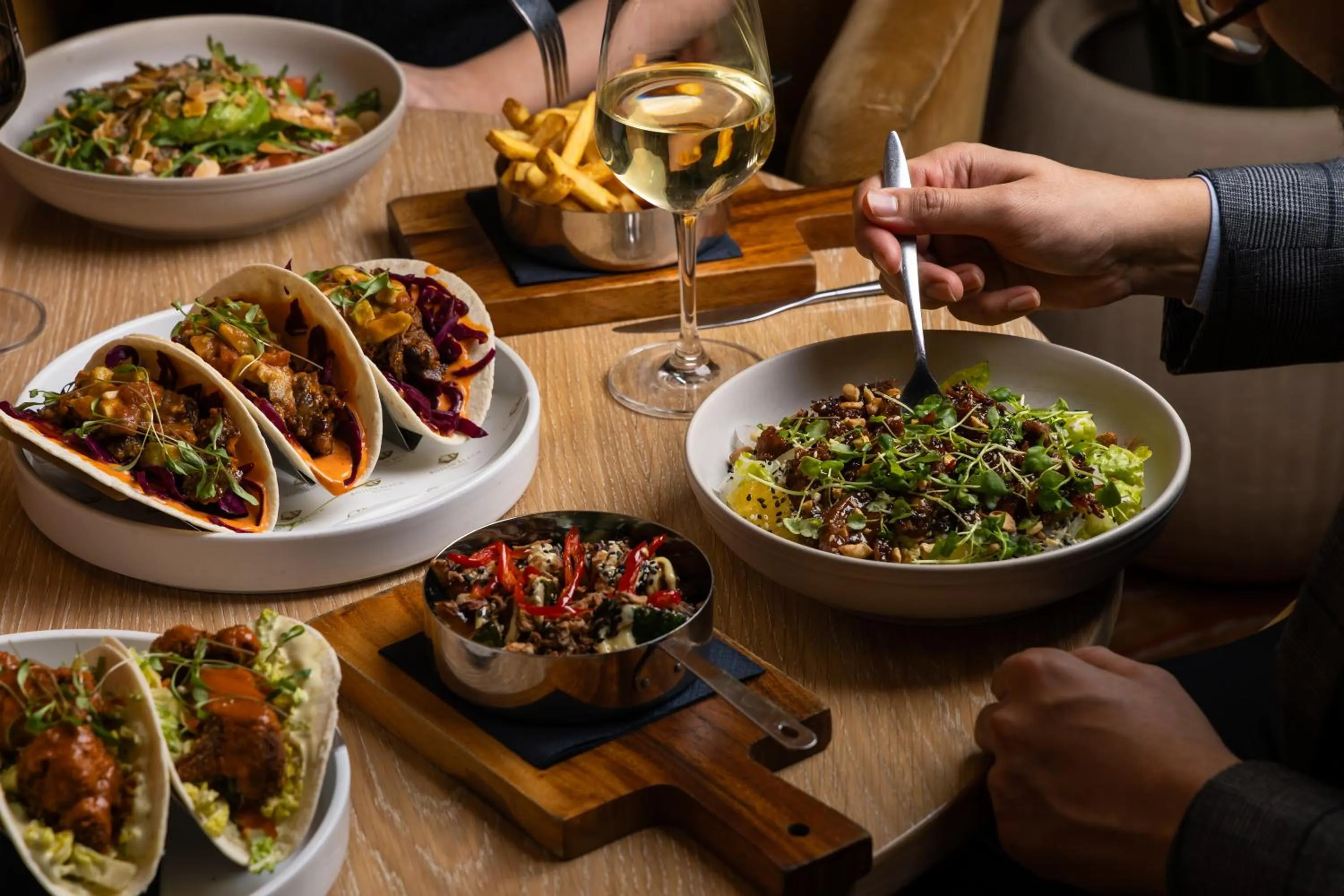 Restaurant/places to eat in Roslin Beach Hotel