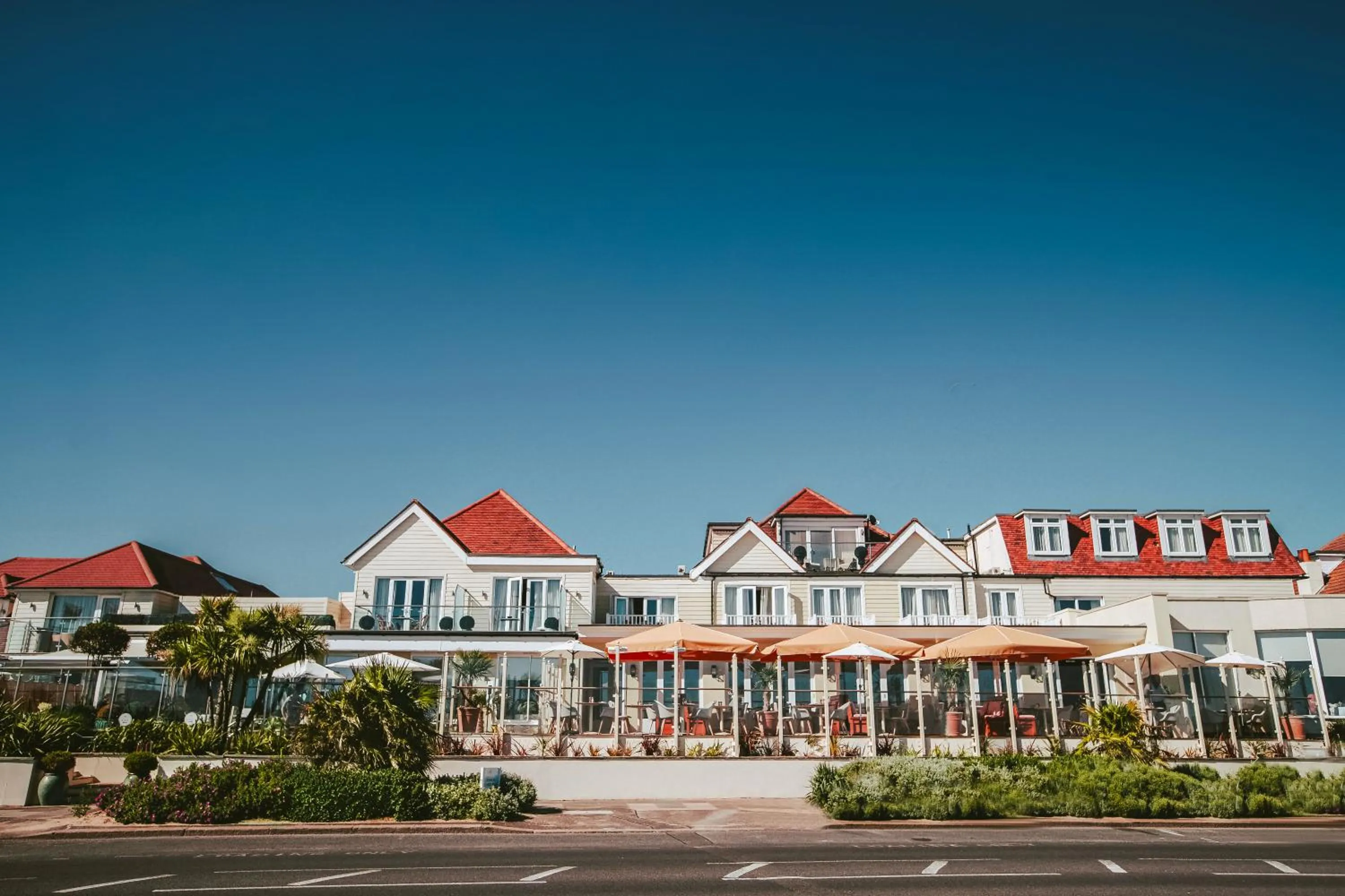 Property building in Roslin Beach Hotel