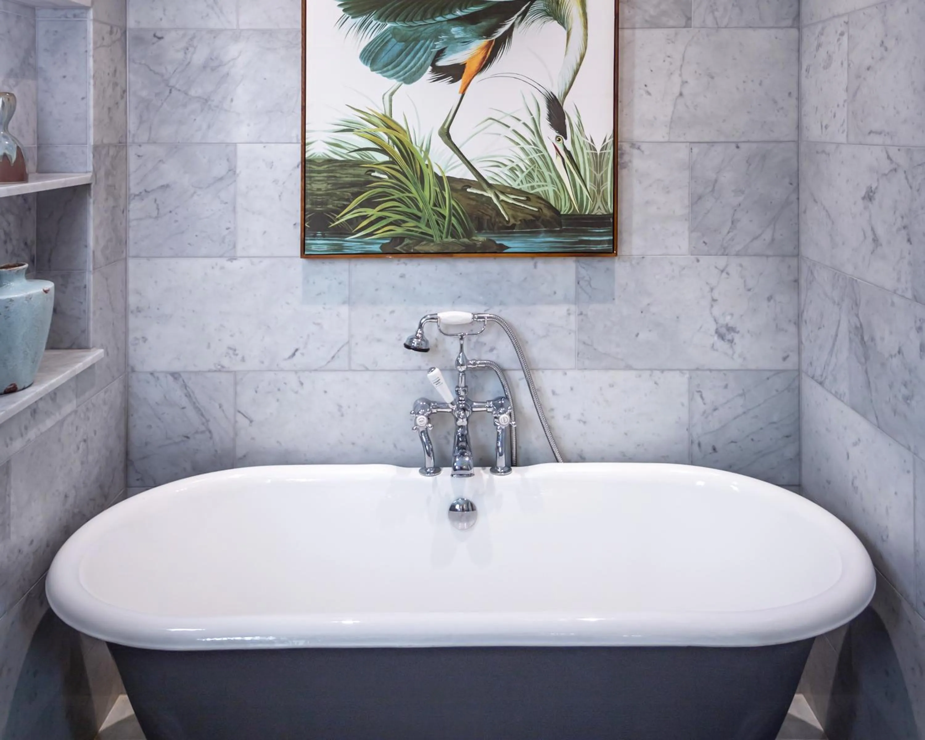 Bathroom in Roslin Beach Hotel