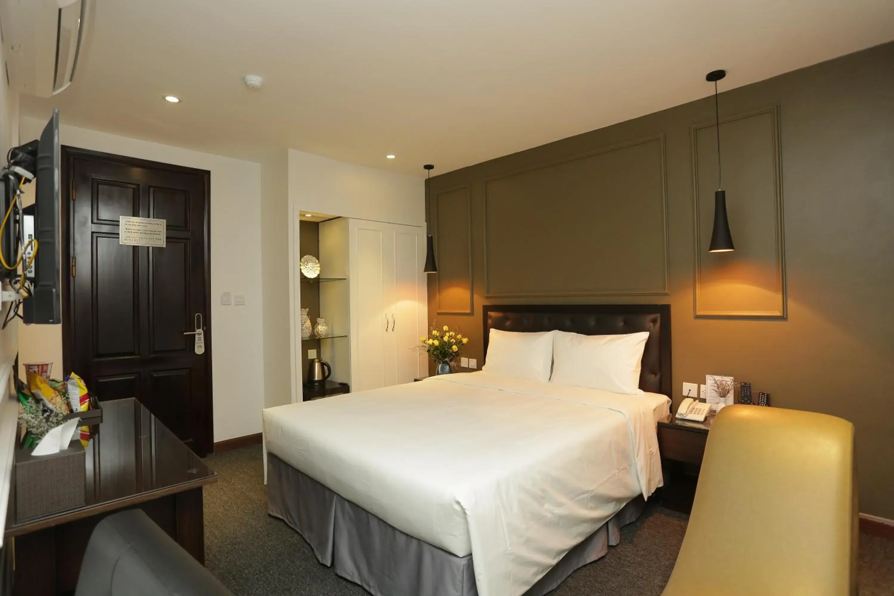 Deluxe Double Room in Adeline Hotel Hanoi Deluxe Double Room in Adeline Hotel Hanoi