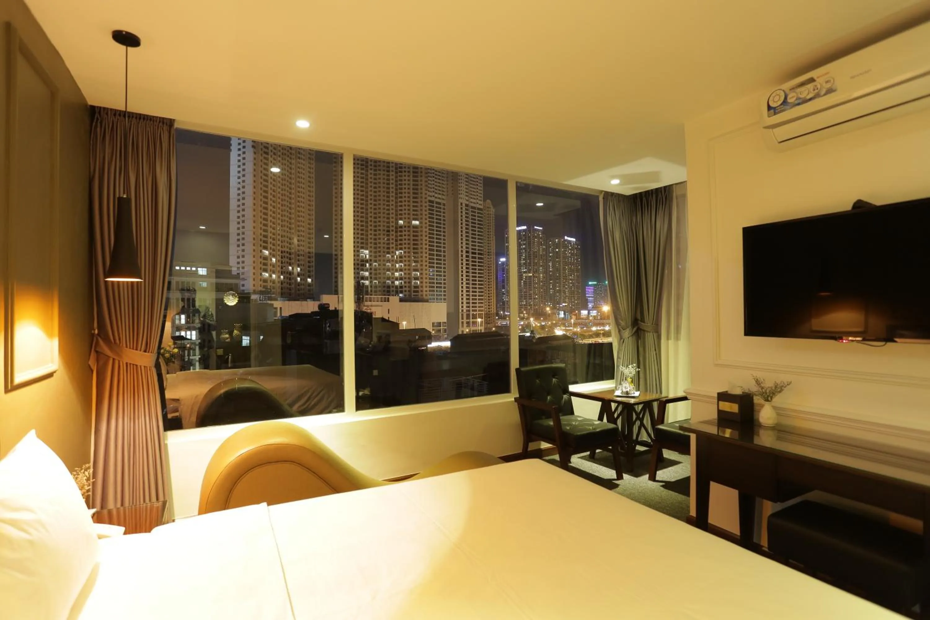 City view, Bed in Adeline Hotel Hanoi