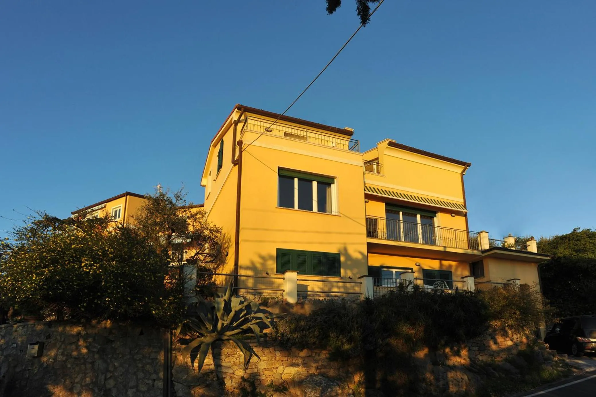 Property building in IL golfo artisti e poeti villa thea