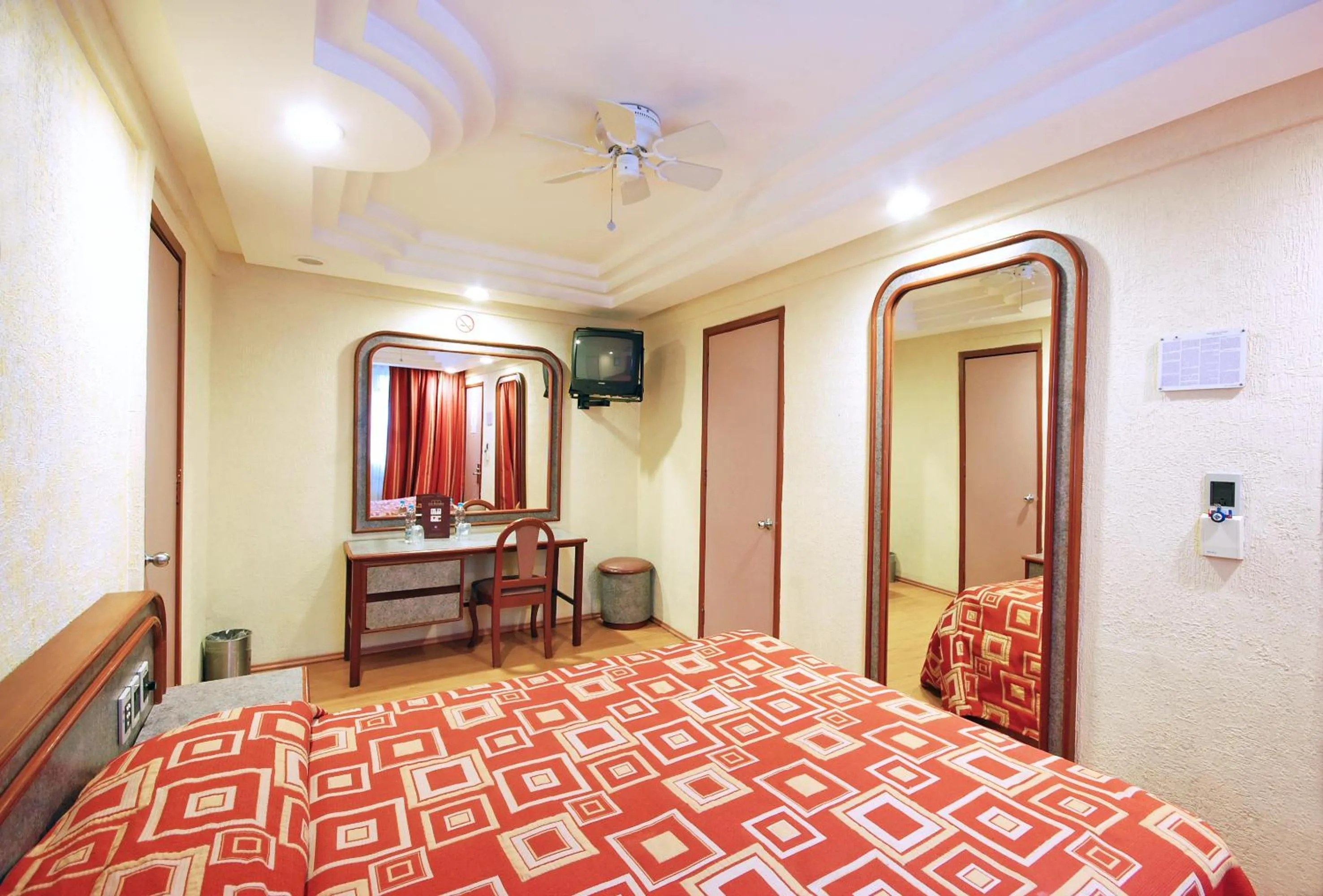 Photo of the whole room, Bed in Hotel Azores