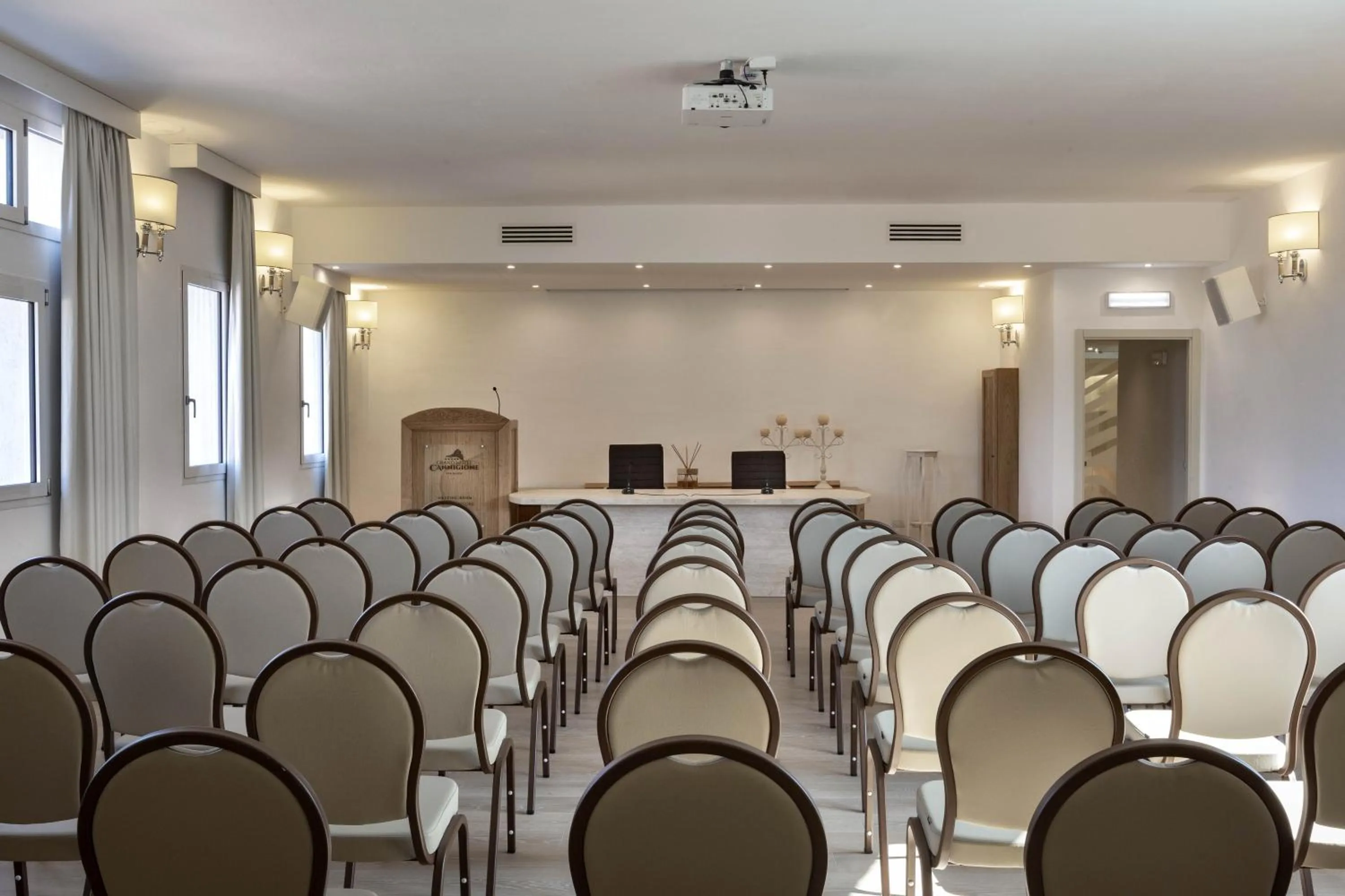 Business facilities in Grand Hotel Cannigione