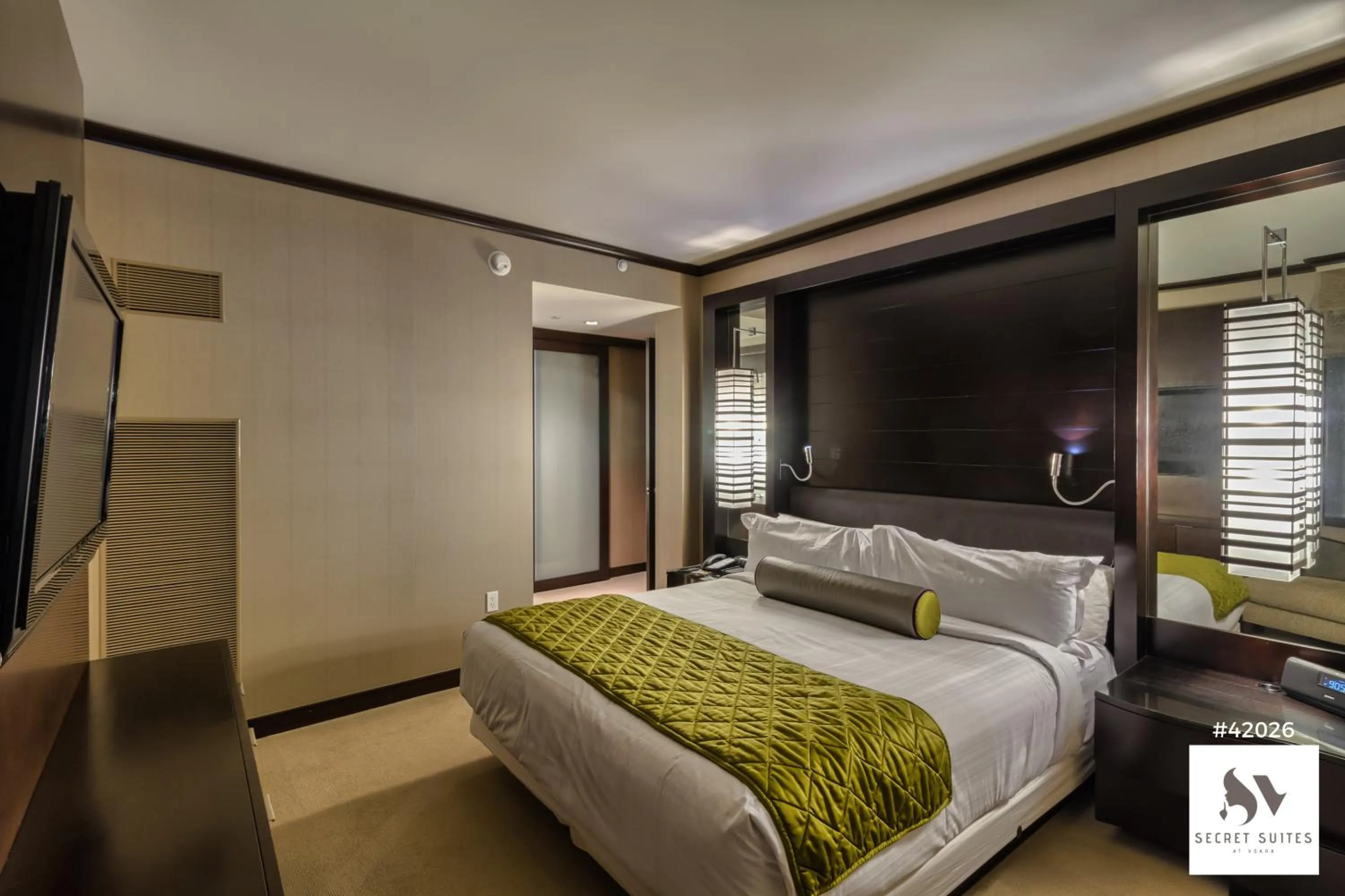 Photo of the whole room, Bed in Secret Suites At Vdara