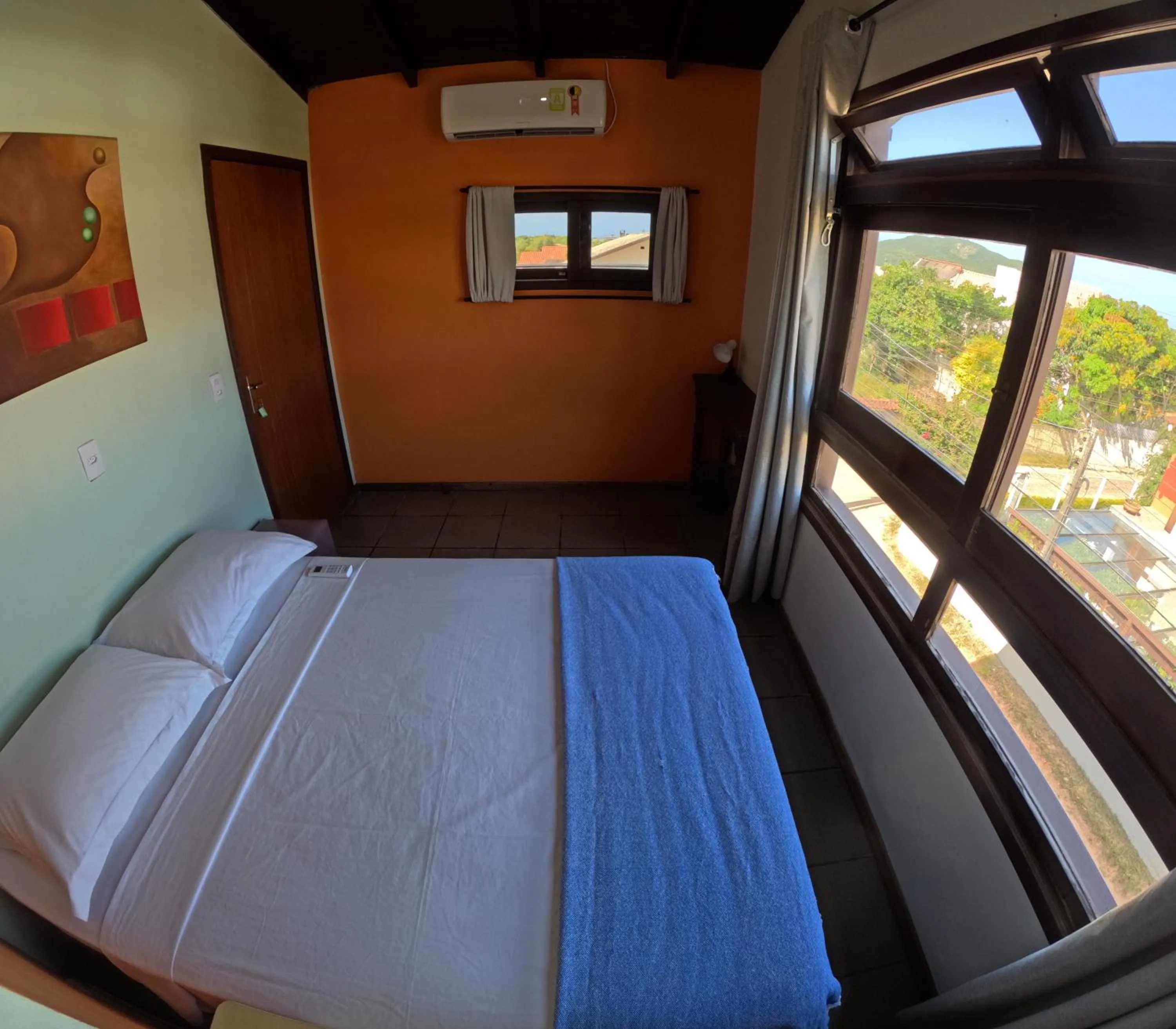 Double Room with Shared Bathroom in Santinho Hostel
