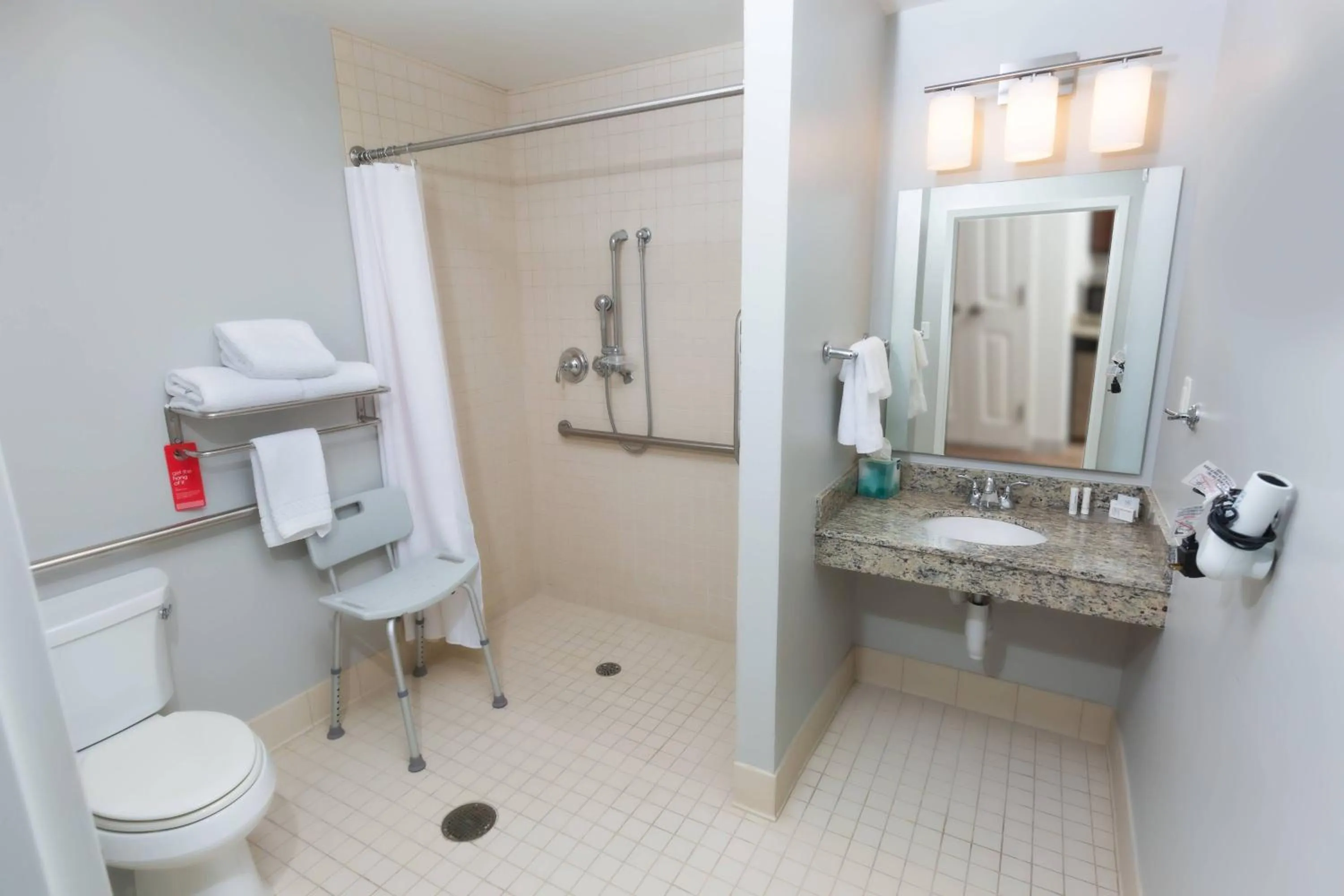 Bathroom in TownePlace Suites by Marriott Bowling Green