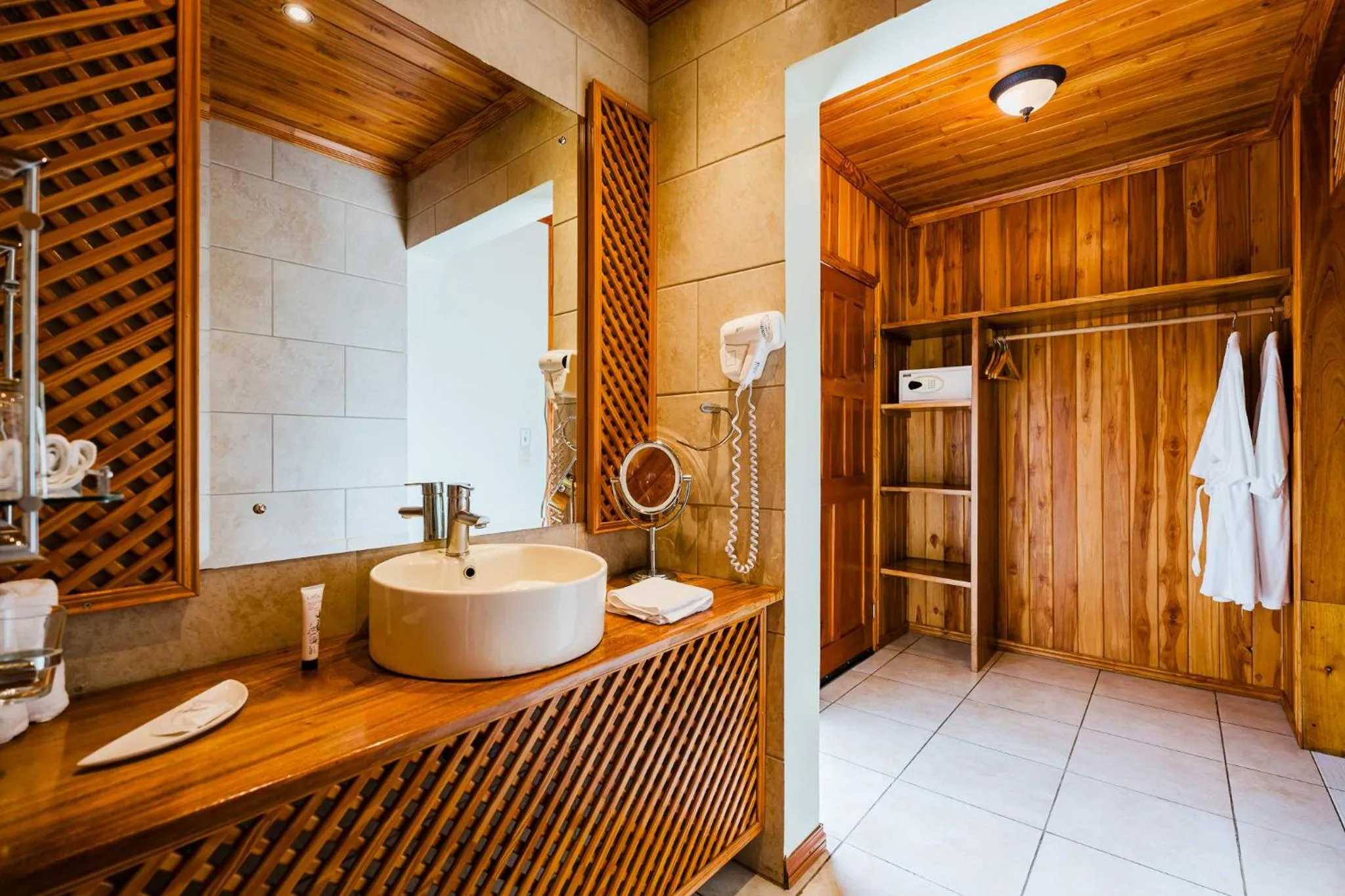 Property building in Ficus Sunset Suites