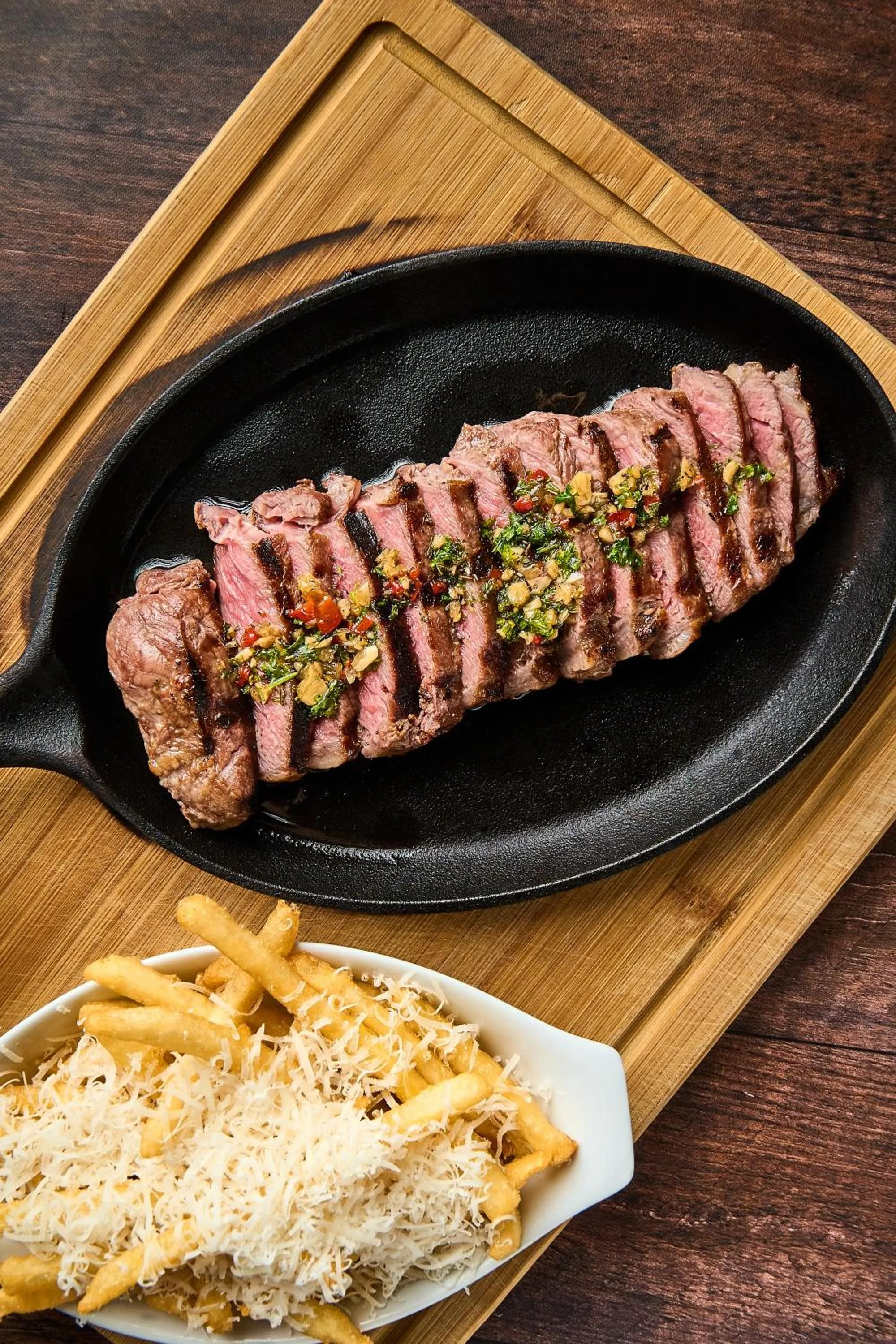 Restaurant/places to eat in Ficus Sunset Suites