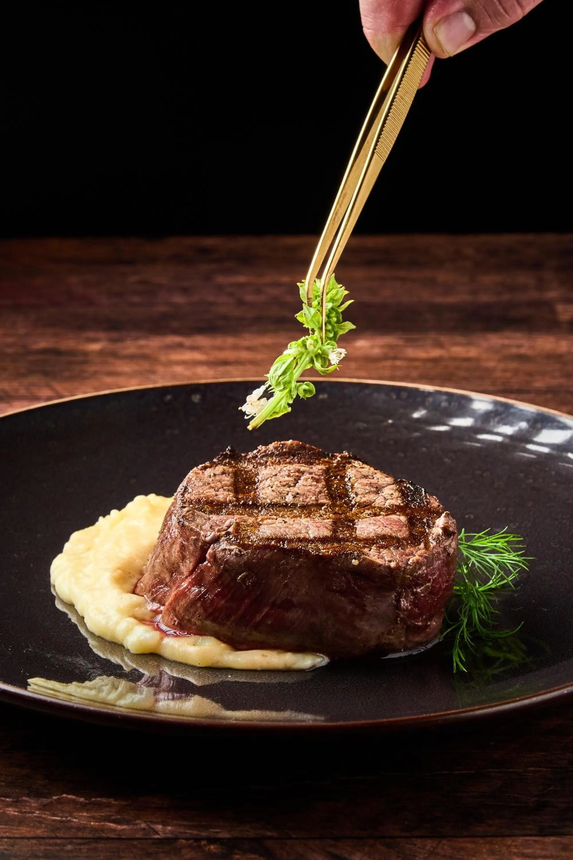 Restaurant/places to eat in Ficus Sunset Suites