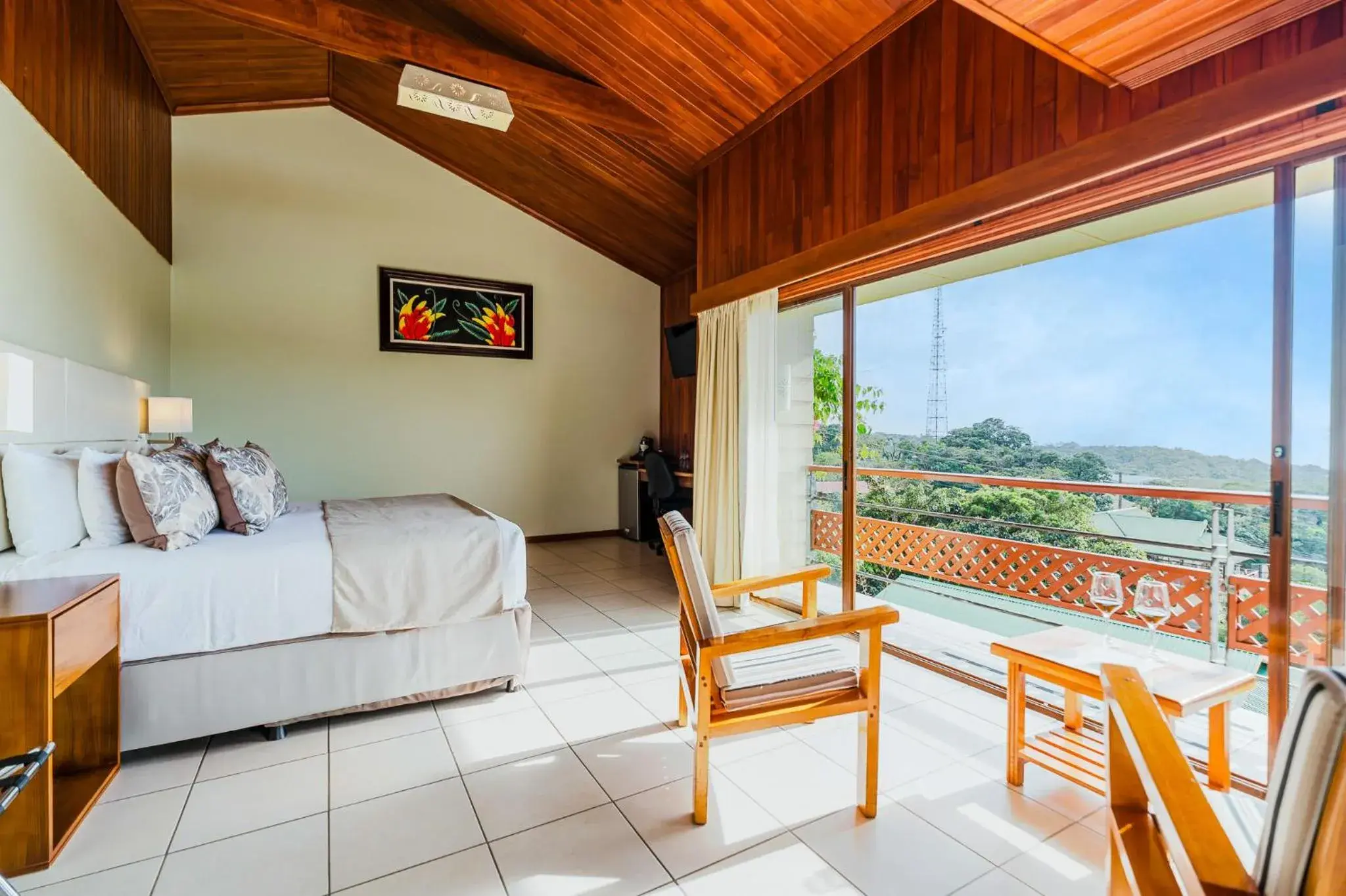 Sunset Deluxe Room in Ficus Sunset Suites Sunset Deluxe Room in Ficus Sunset Suites