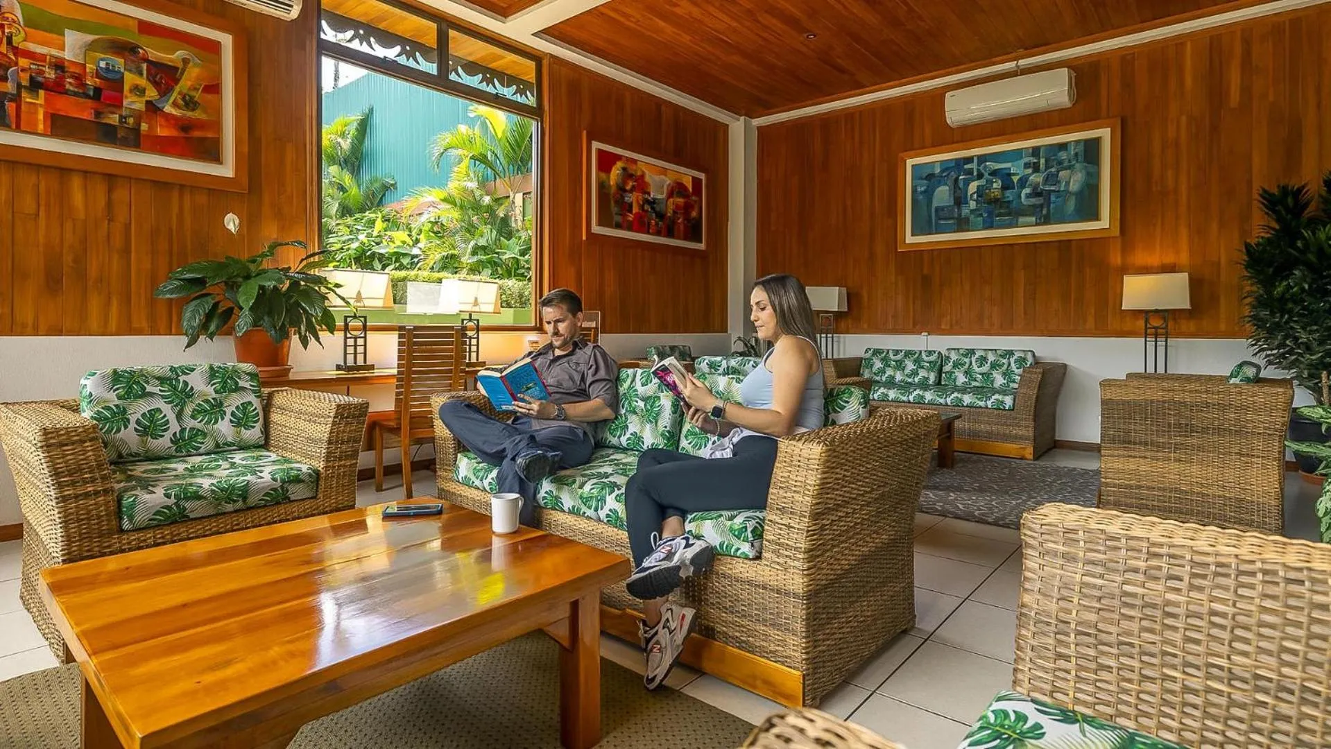 Lobby or reception in Ficus Sunset Suites