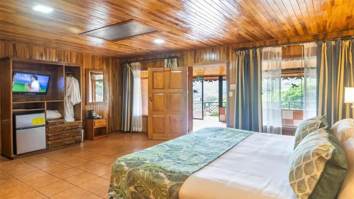 Family Room in Hotel Heliconia - Monteverde Family Room in Hotel Heliconia - Monteverde