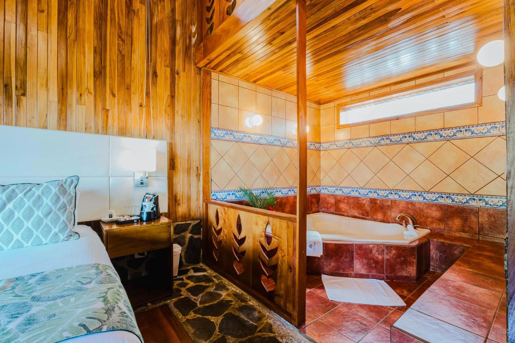 Bedroom, Bed in Hotel Heliconia - Monteverde