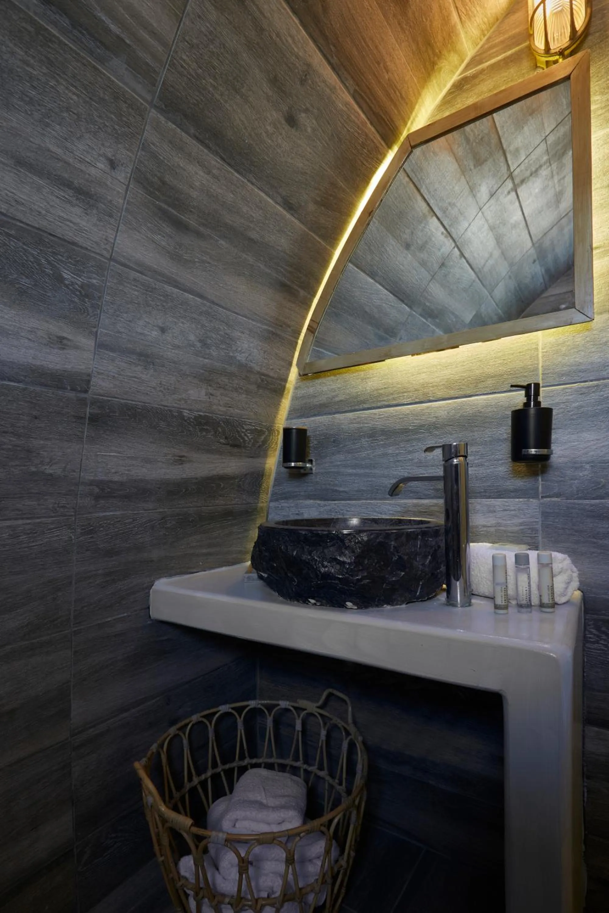 Bathroom in Sunset Faros