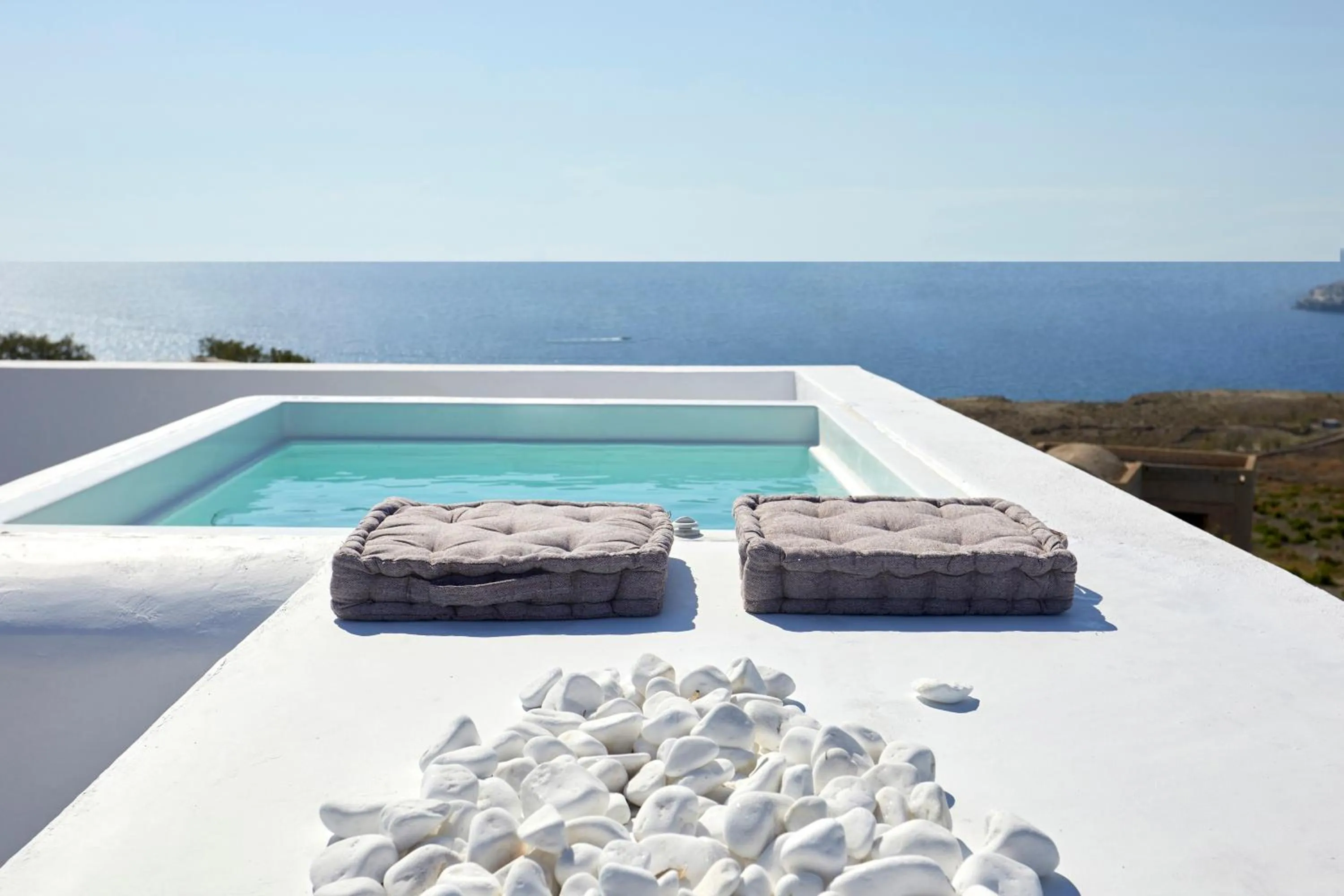 Hot Tub in Sunset Faros