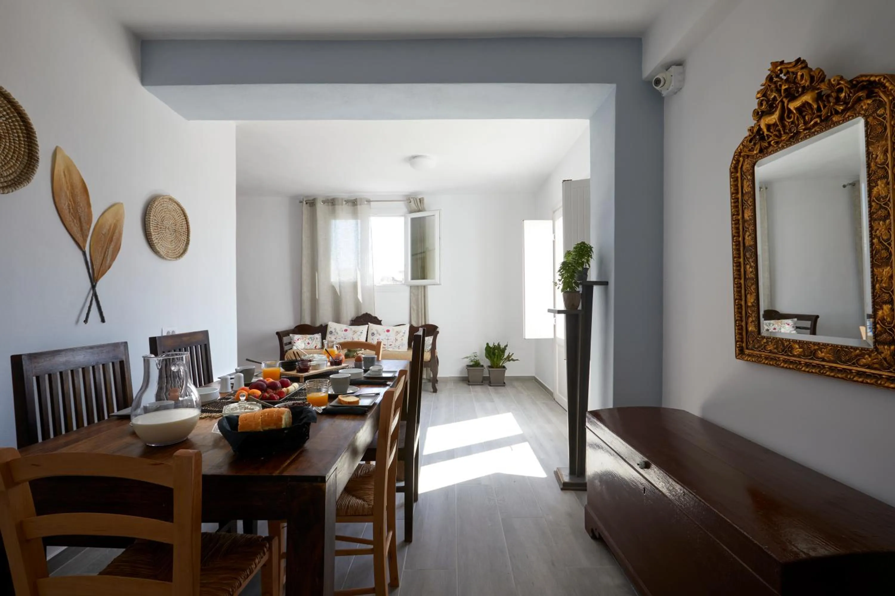 Breakfast in Sunset Faros