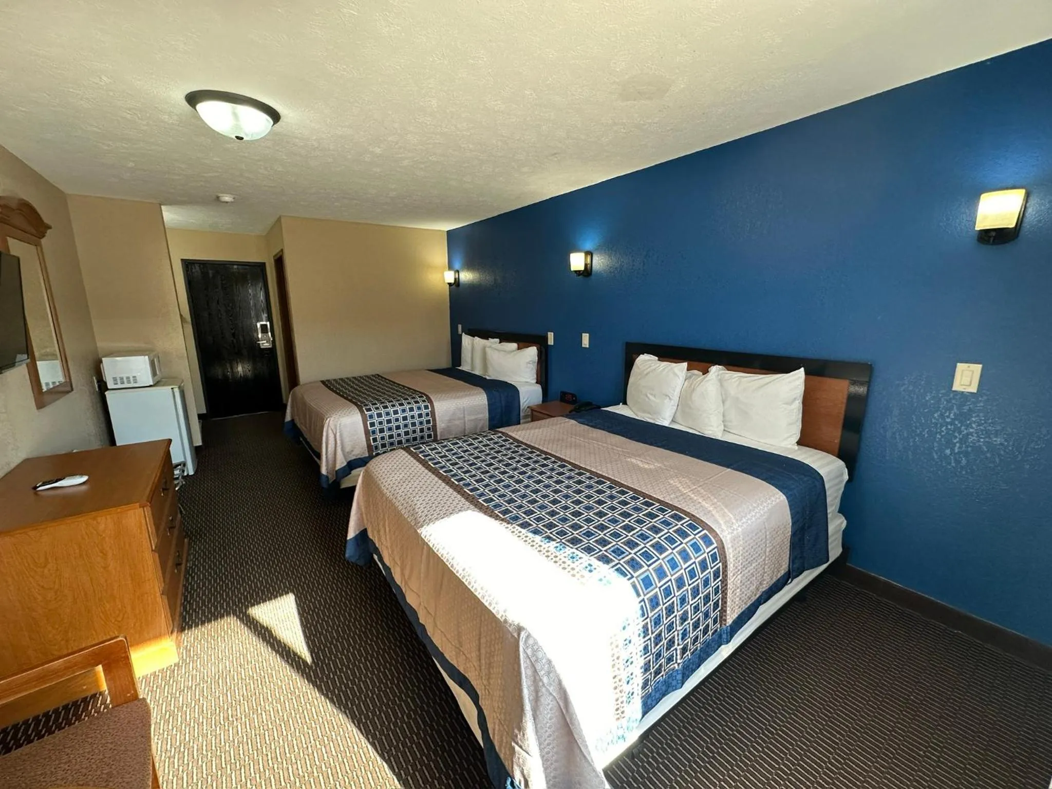 Photo of the whole room, Bed in Eco-Lux Inn Norfolk