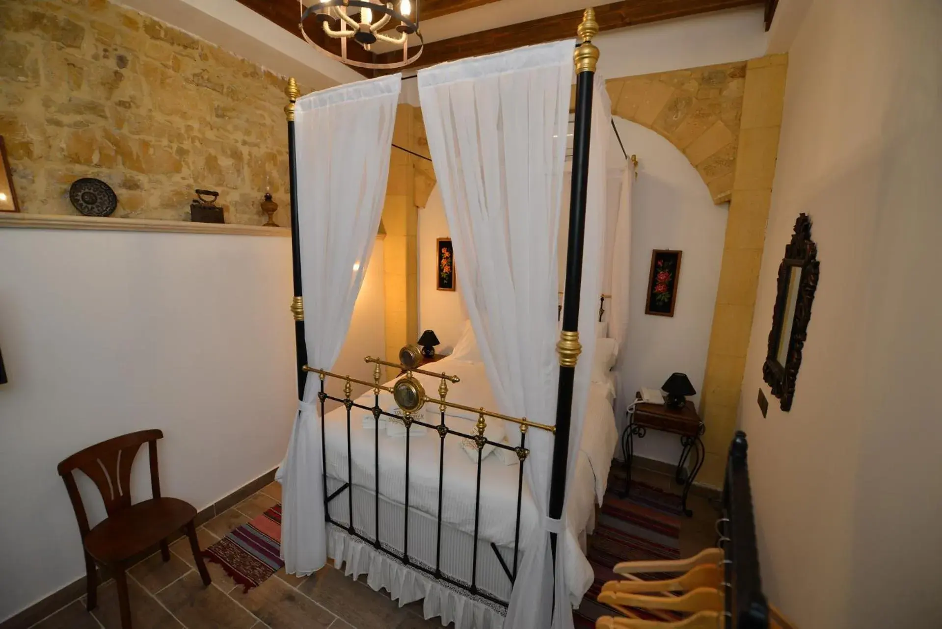 Double Room in Hotel Valide Hanim Konak Double Room in Hotel Valide Hanim Konak