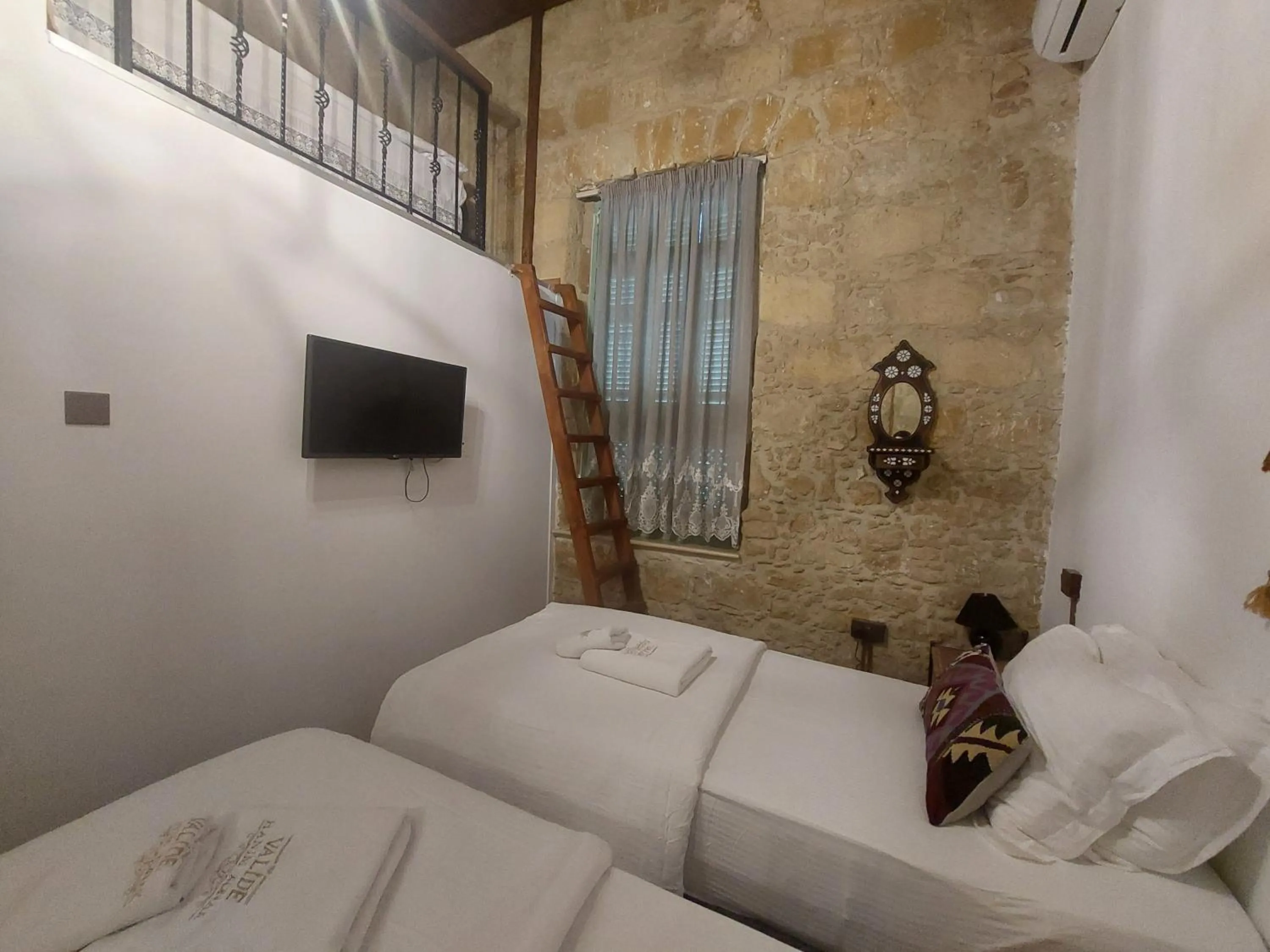 Bed in Hotel Valide Hanim Konak