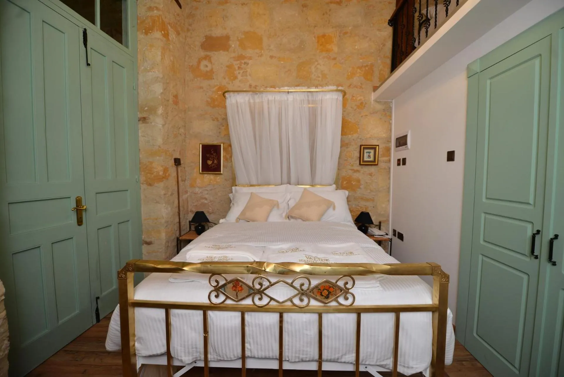 Bed in Hotel Valide Hanim Konak