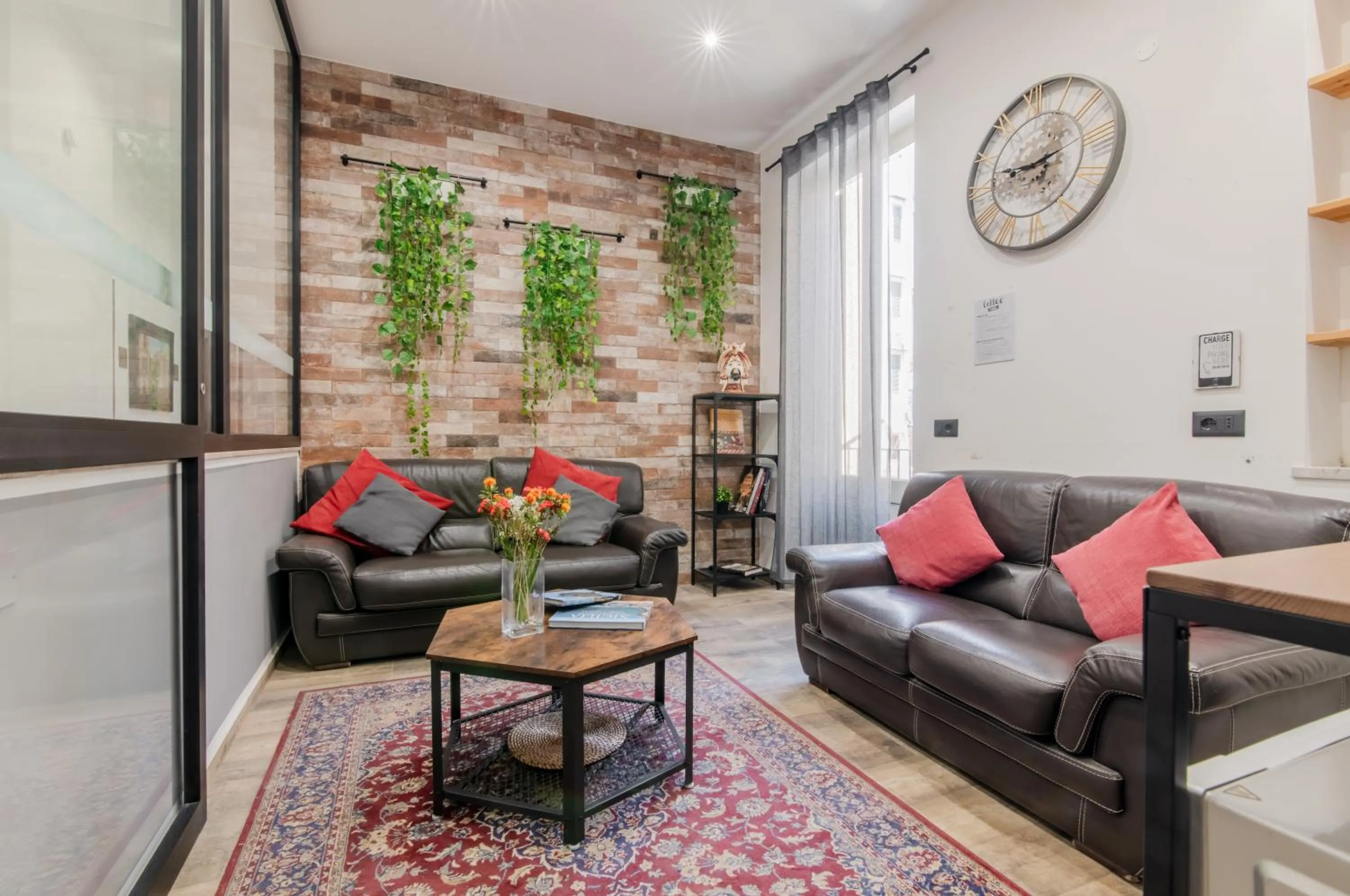 Communal lounge/ TV room in Panurban Rooms by Wonderful Italy