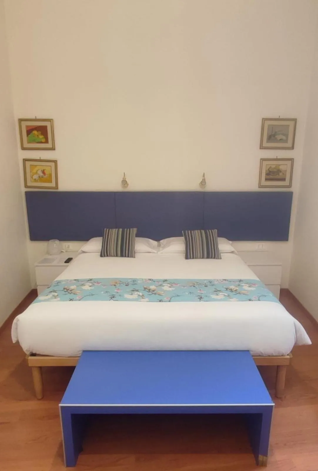 Bed in Temple View FCollection Superior Relais