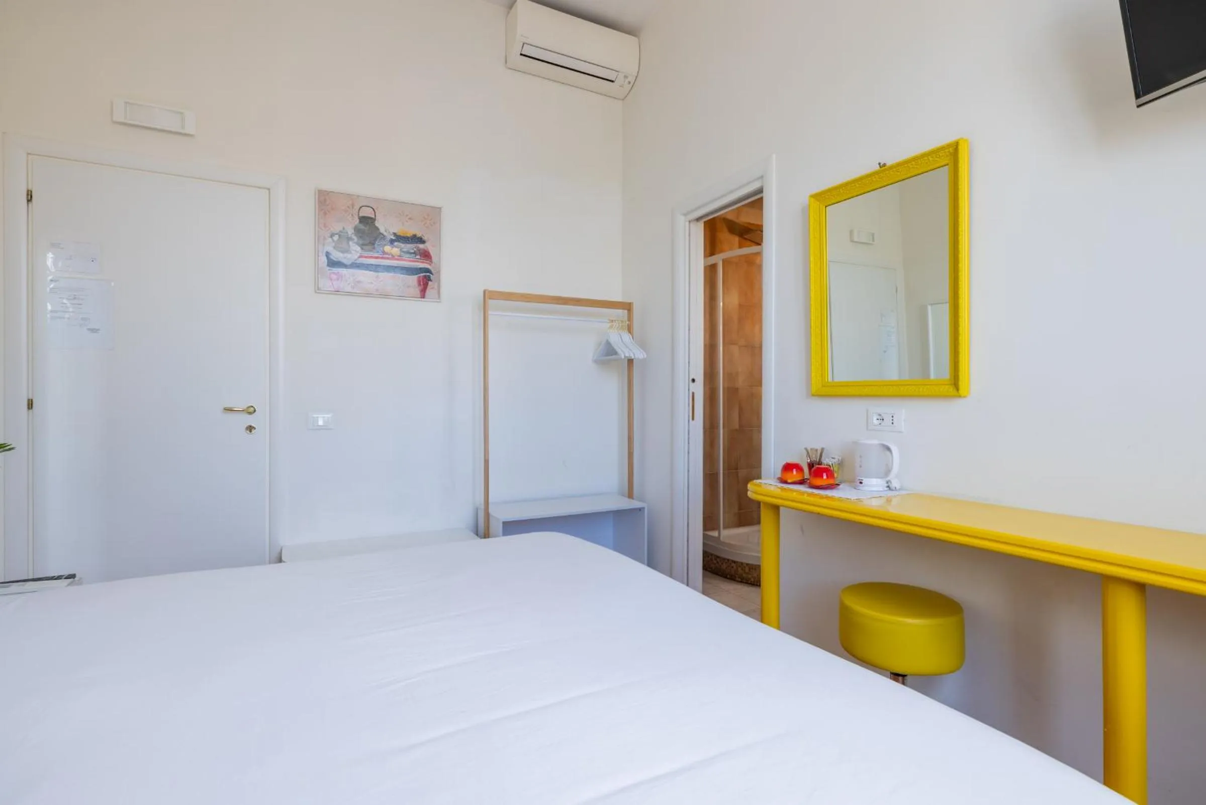 Bedroom, Bed in Temple View FCollection Superior Relais