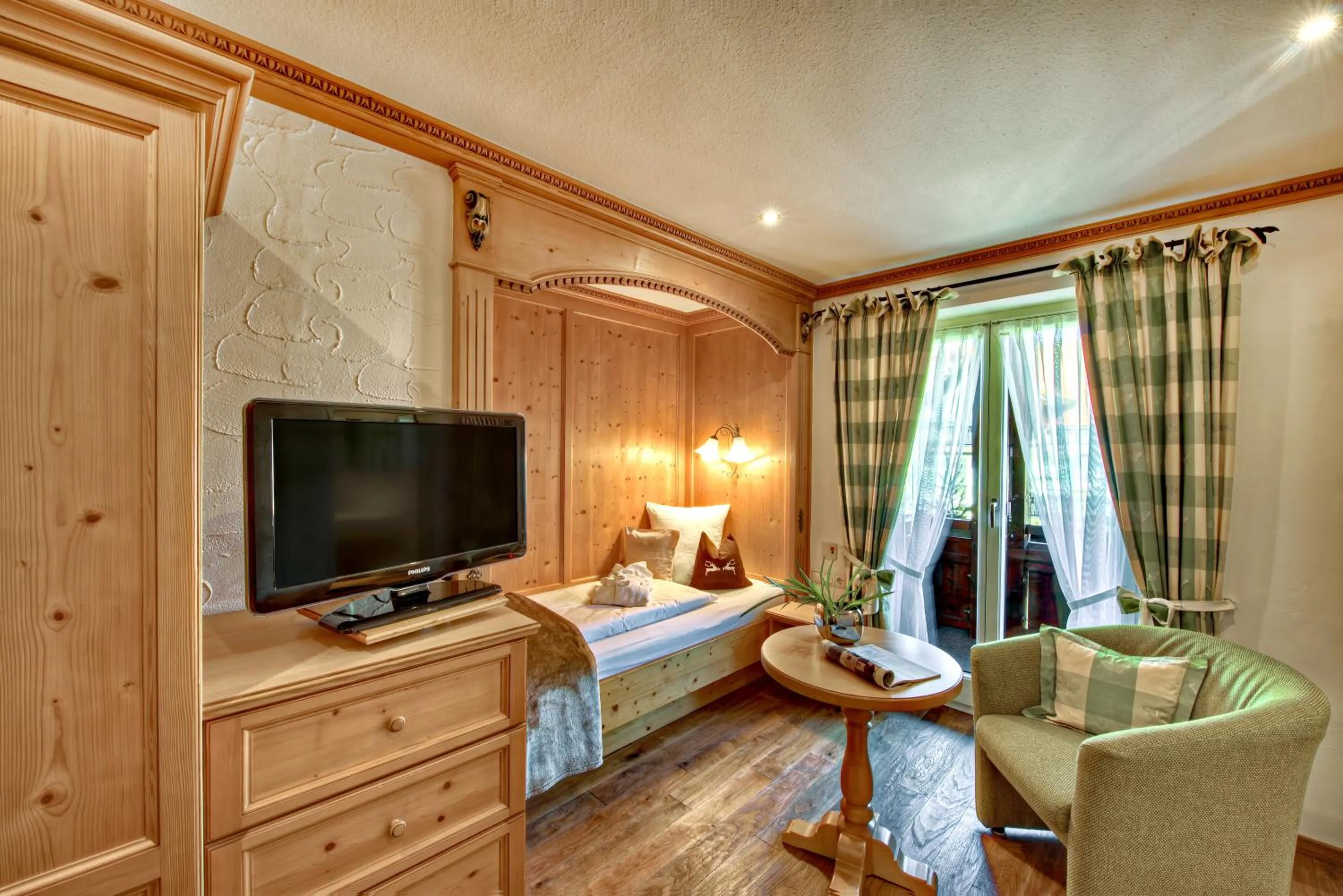 Photo of the whole room, Bed in DIANA Naturpark Hotel - Partnerbetrieb von "Oberstaufen PLUS GOLF"