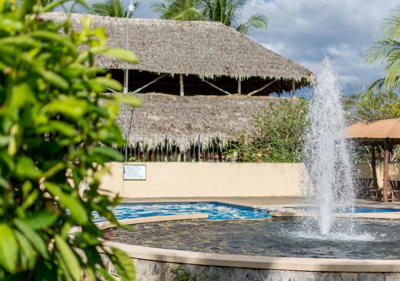Swimming pool in Hotel Guanacaste Lodge