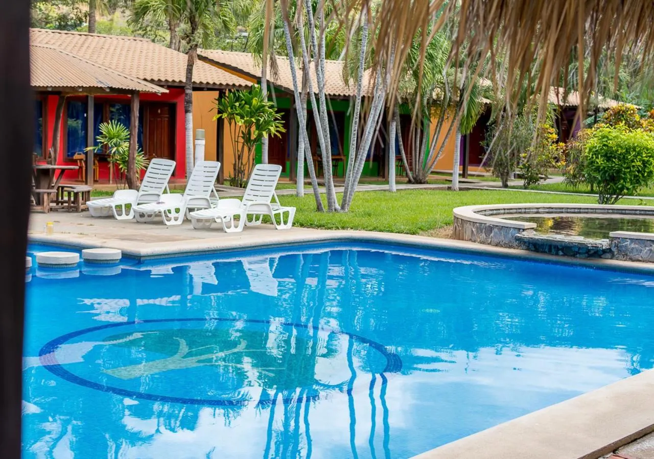 Swimming pool in Hotel Guanacaste Lodge