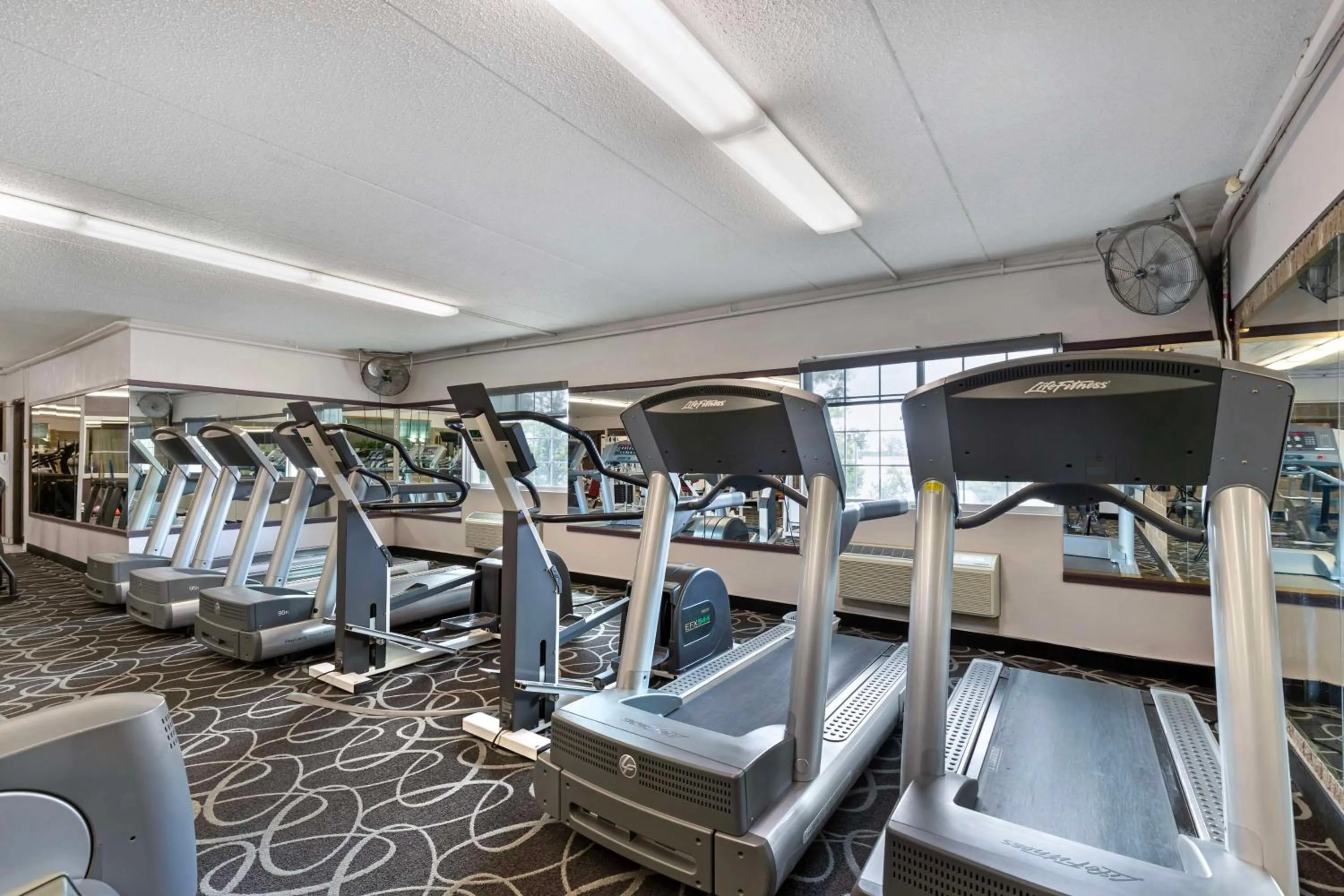 Fitness centre/facilities in Best Western Plus Longbranch Hotel & Convention Center