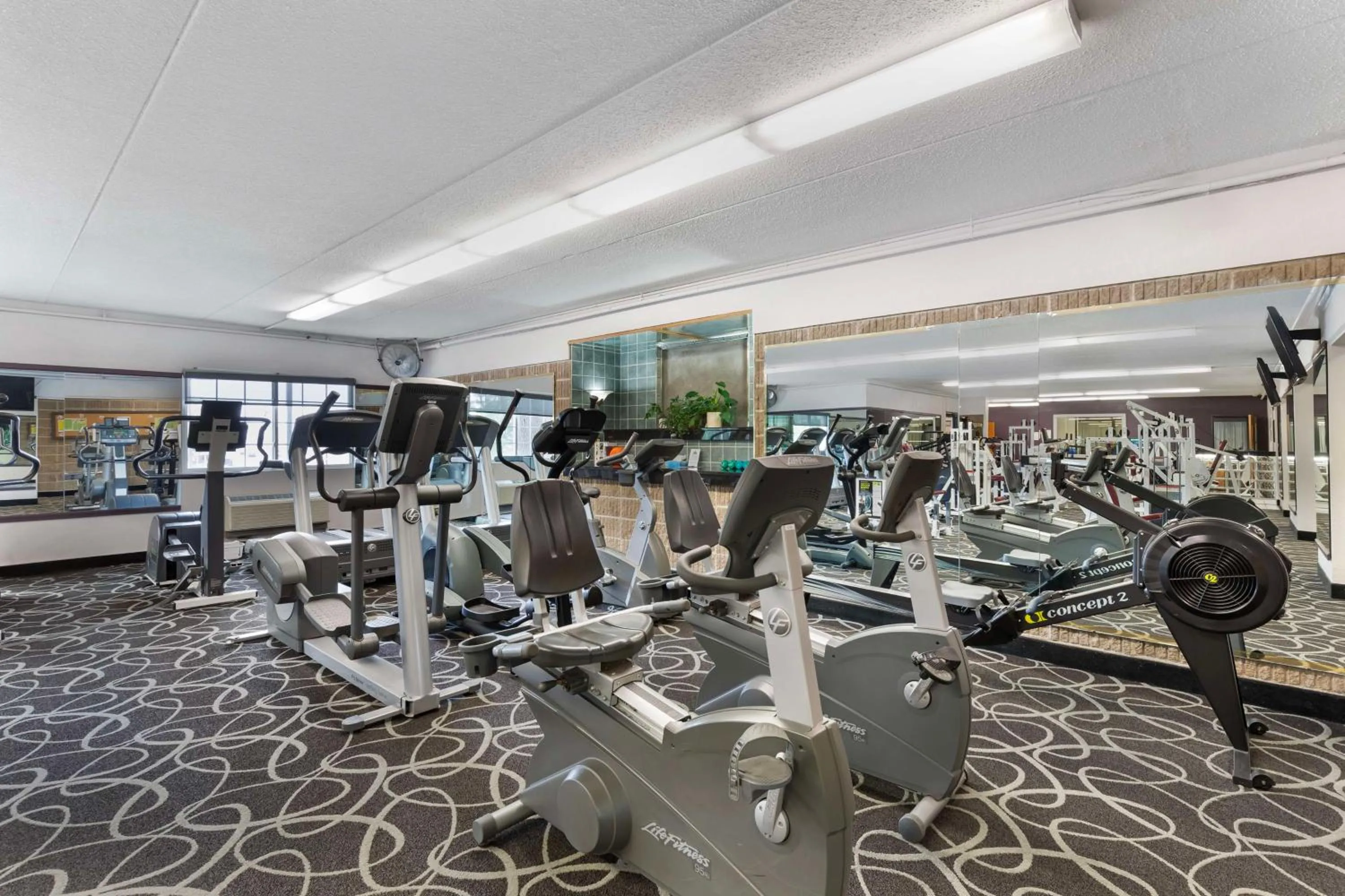 Fitness centre/facilities in Best Western Plus Longbranch Hotel & Convention Center