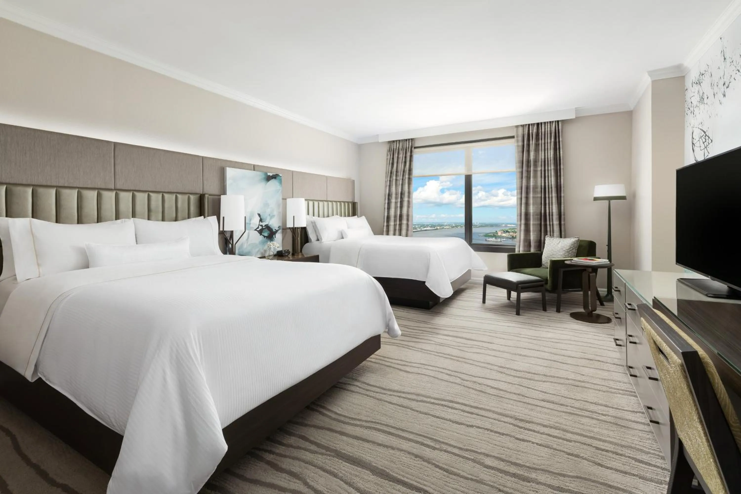 Photo of the whole room, Bed in The Westin New Orleans