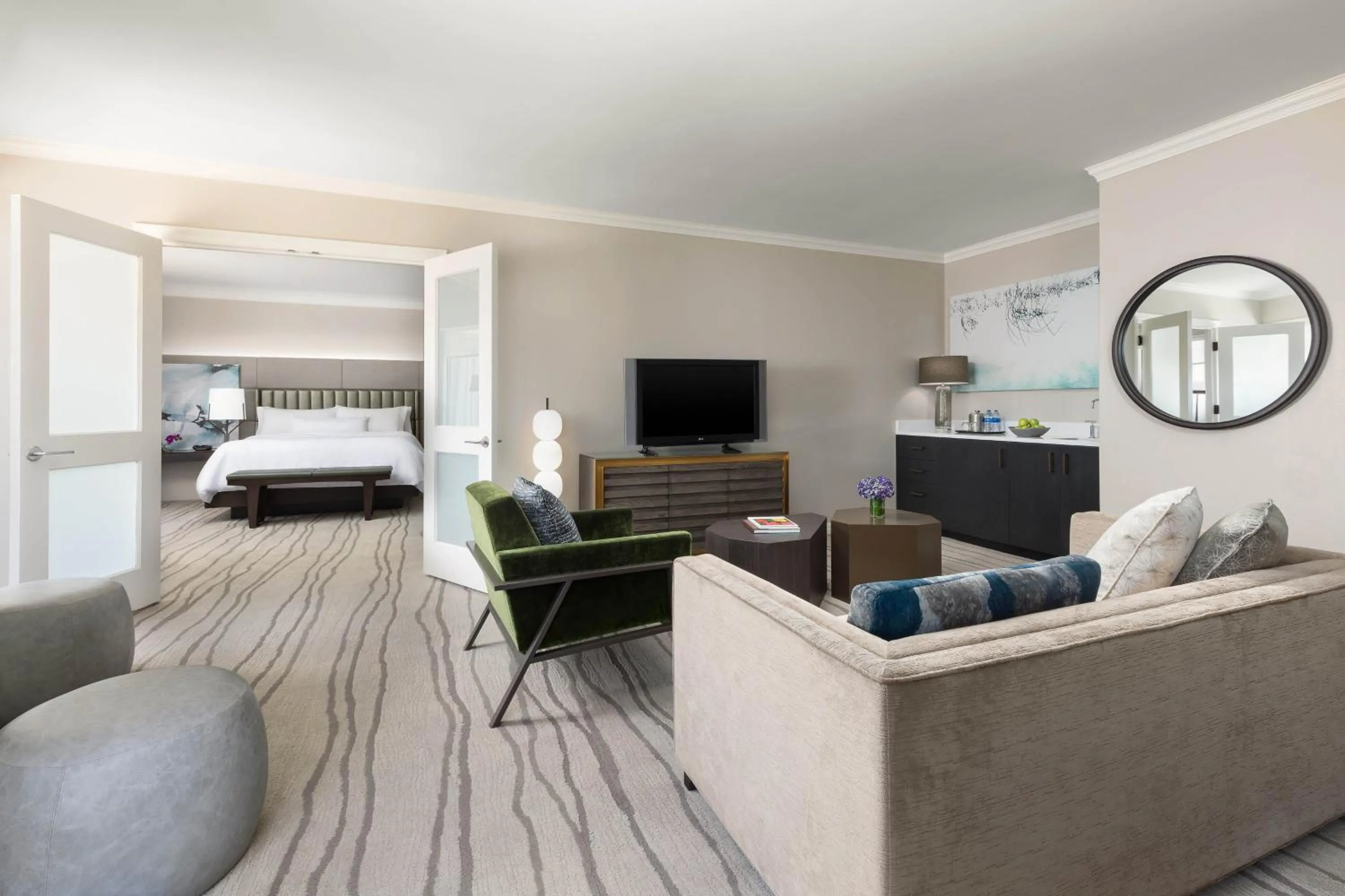 Photo of the whole room, Bed in The Westin New Orleans