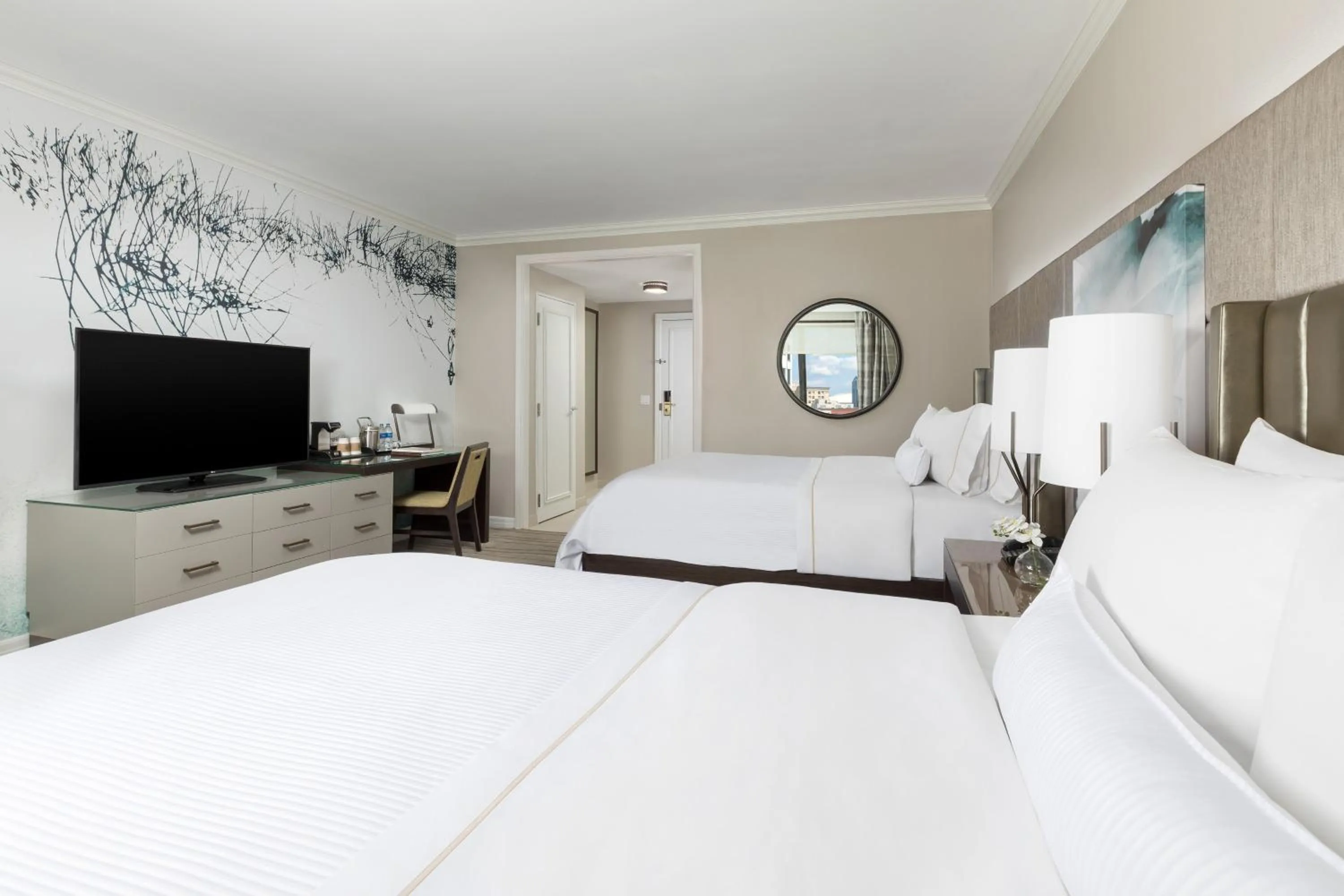 Photo of the whole room, Bed in The Westin New Orleans