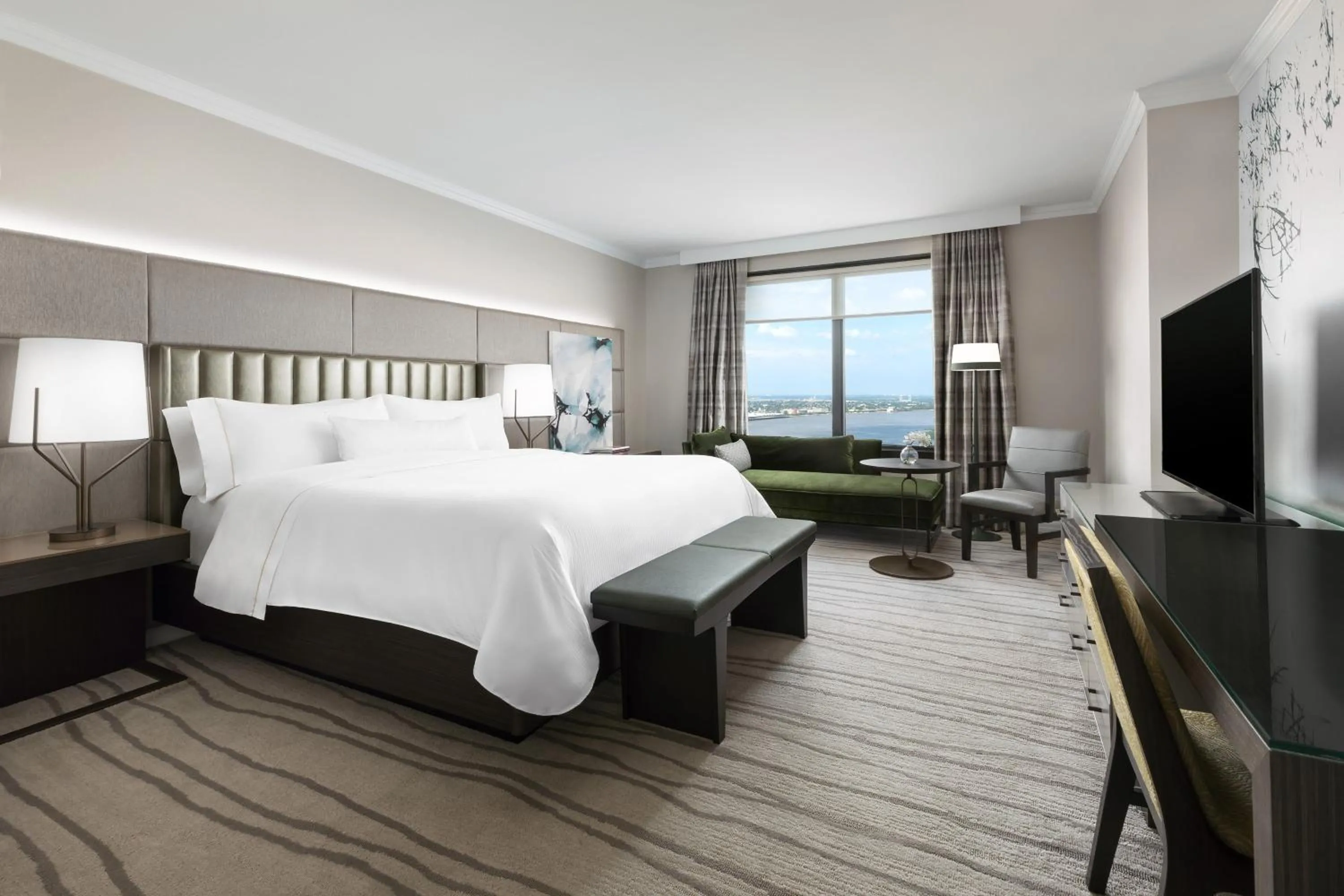 Photo of the whole room, Bed in The Westin New Orleans