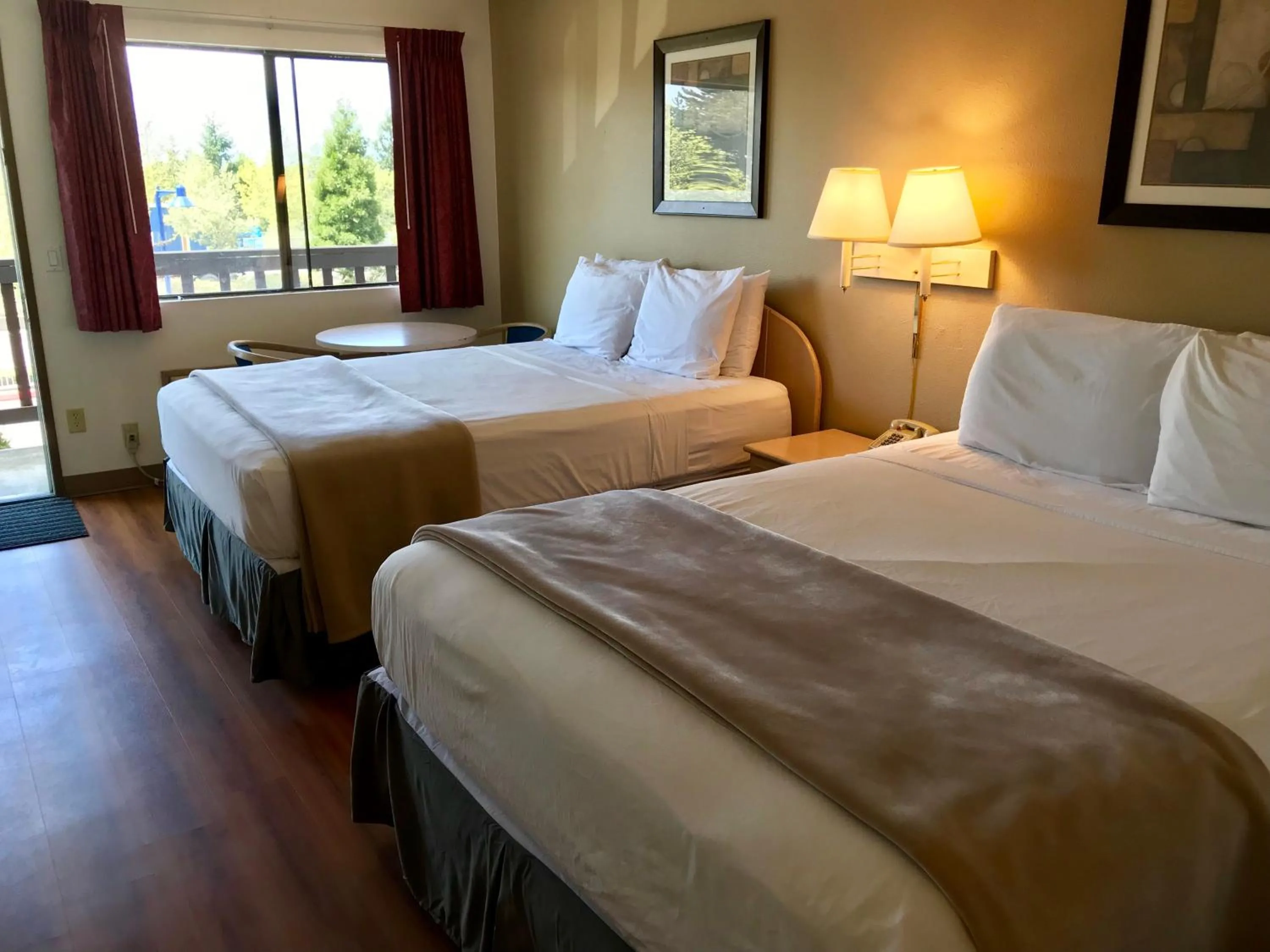 Bed in Sea-Tac Airport Value Inn