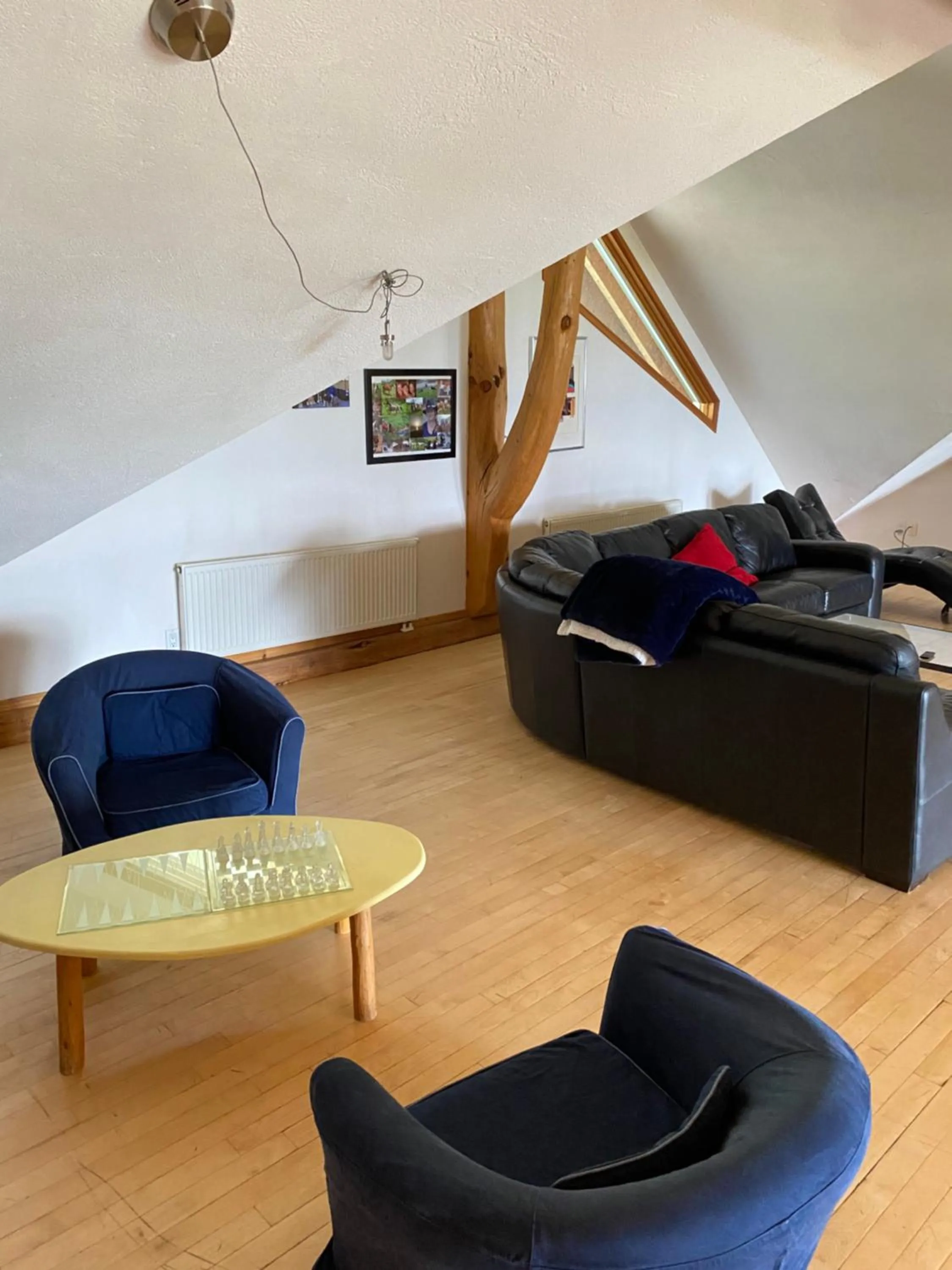 Communal lounge/ TV room in Williston Lake Resort