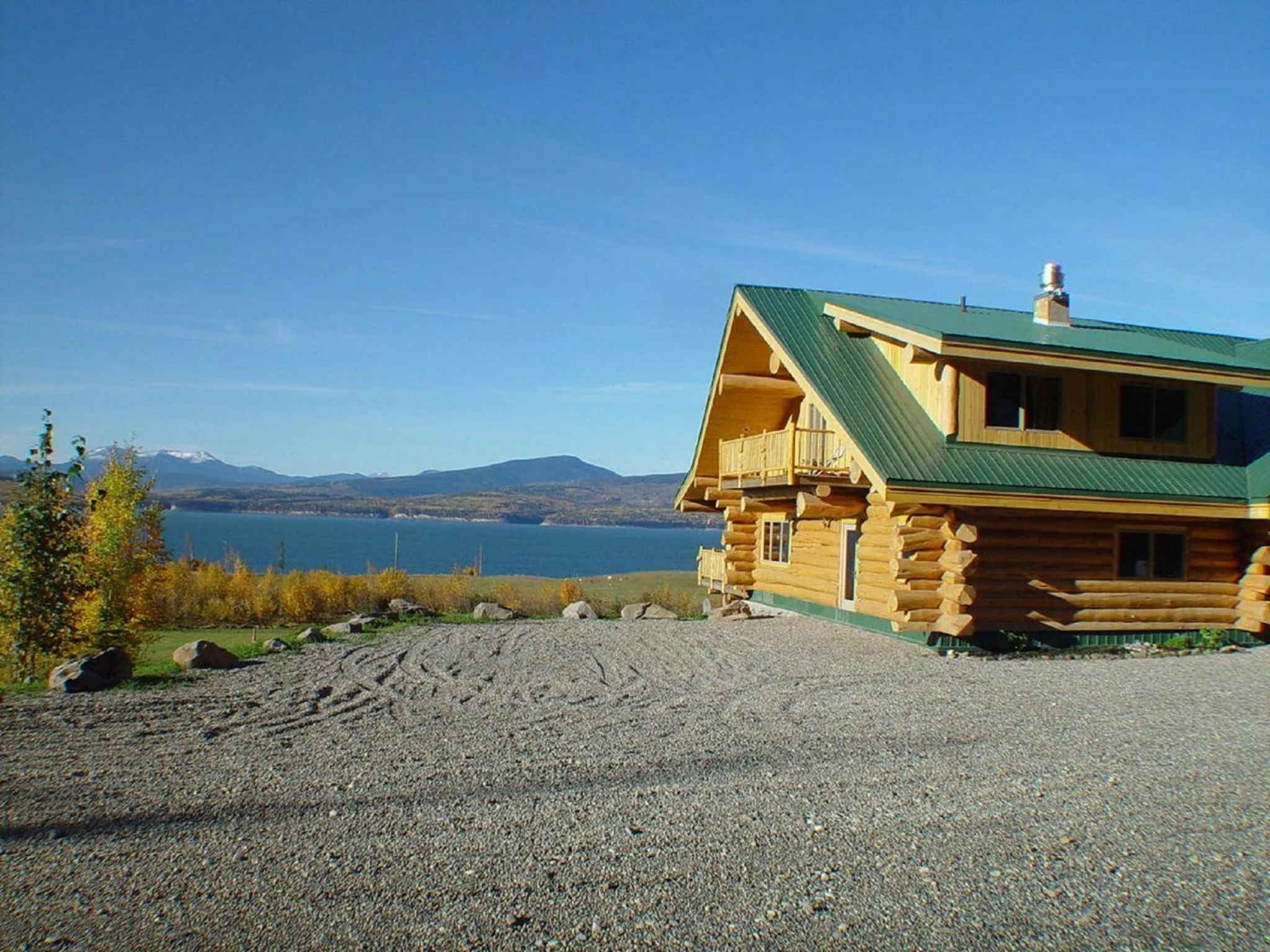Property building in Williston Lake Resort