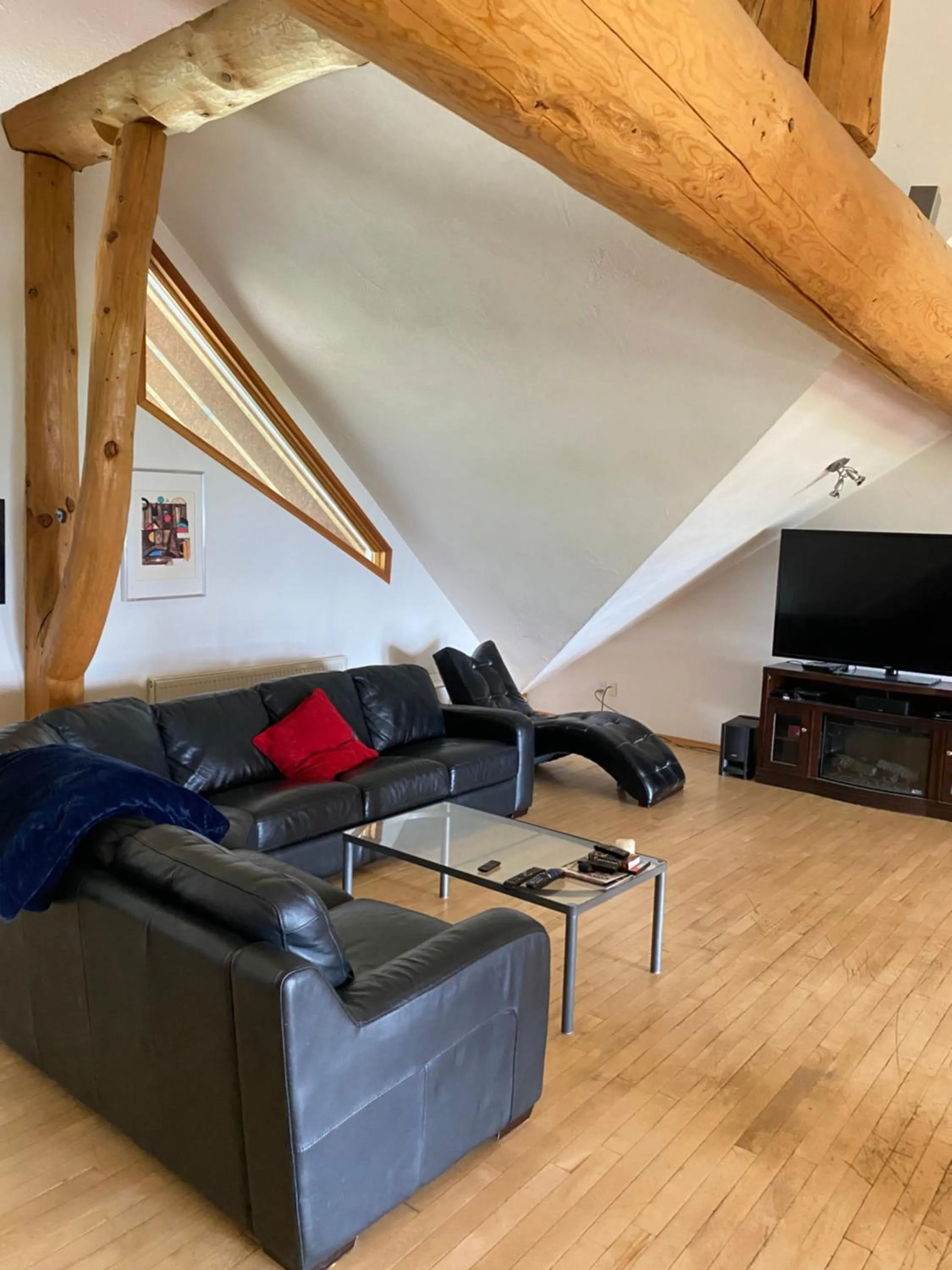 Communal lounge/ TV room in Williston Lake Resort