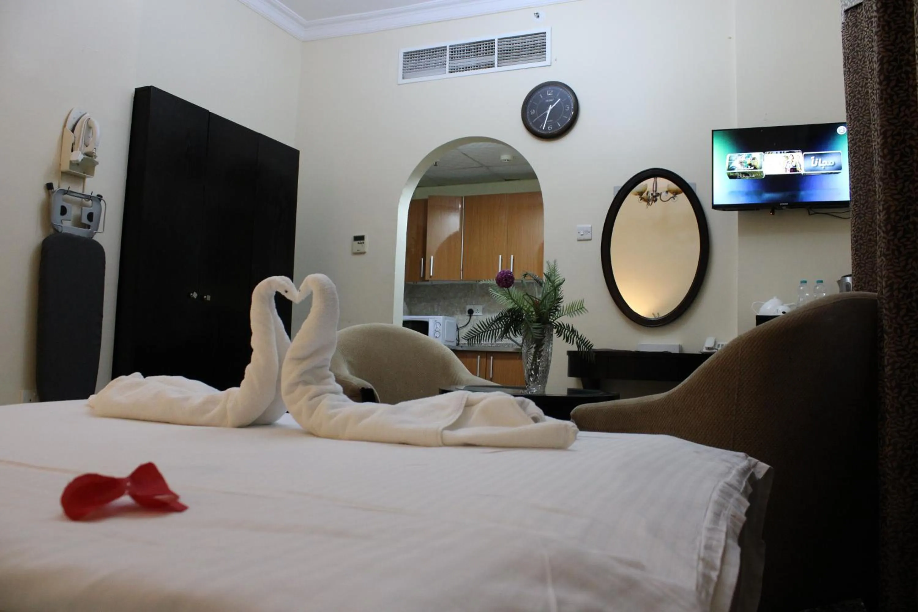 Bedroom, Bed in Al Smou Hotel Apartments - MAHA HOSPITALITY GROUP